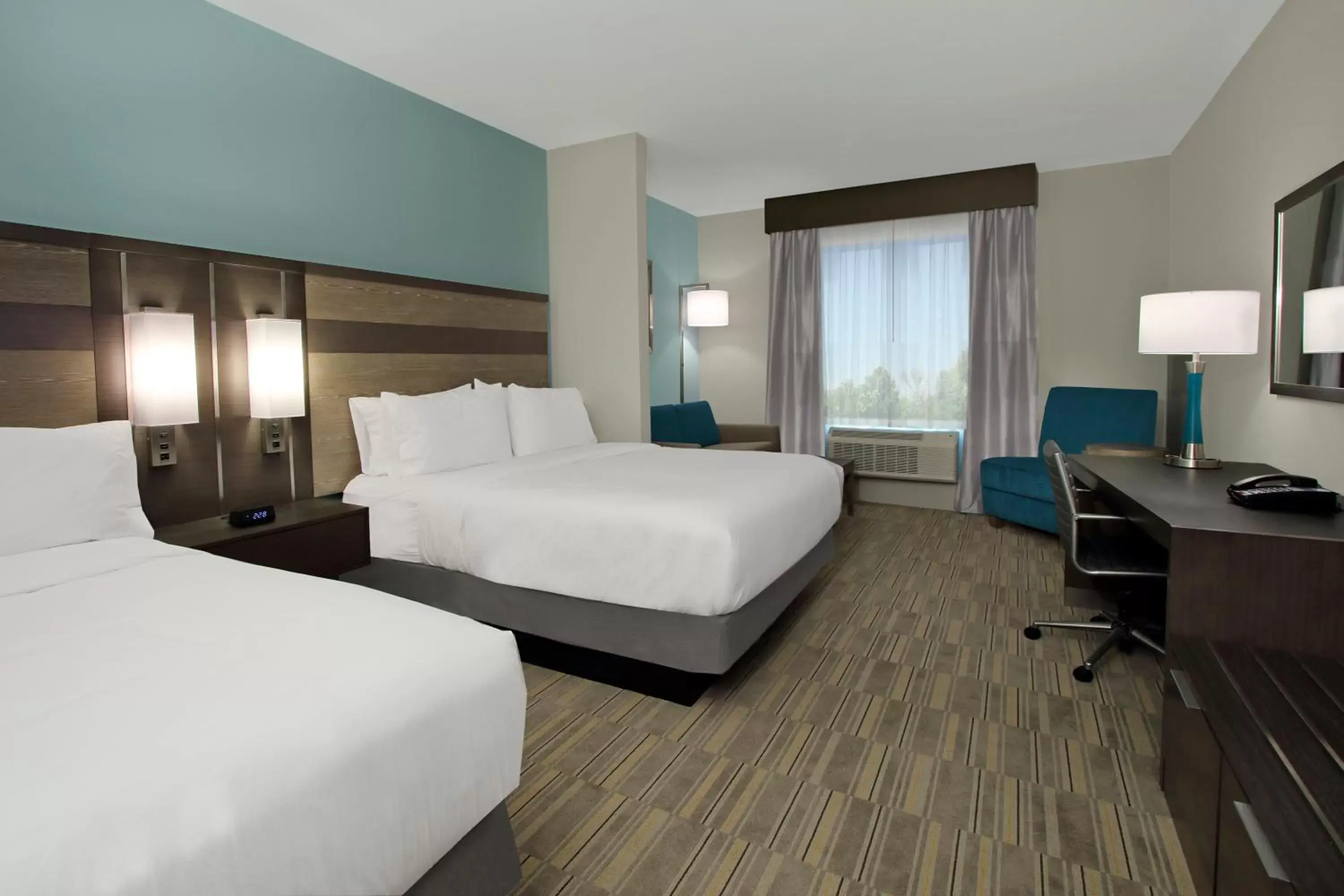 Photo of the whole room, Bed in Holiday Inn Express & Suites - Lake Charles South Casino Area, an IHG Hotel