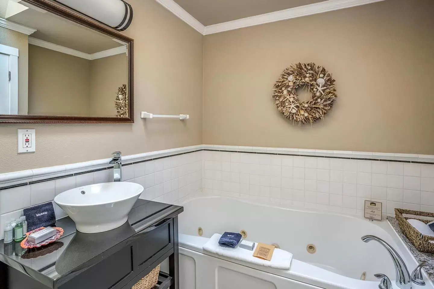 Bath, Bathroom in Cannon Beach Hotel Collection