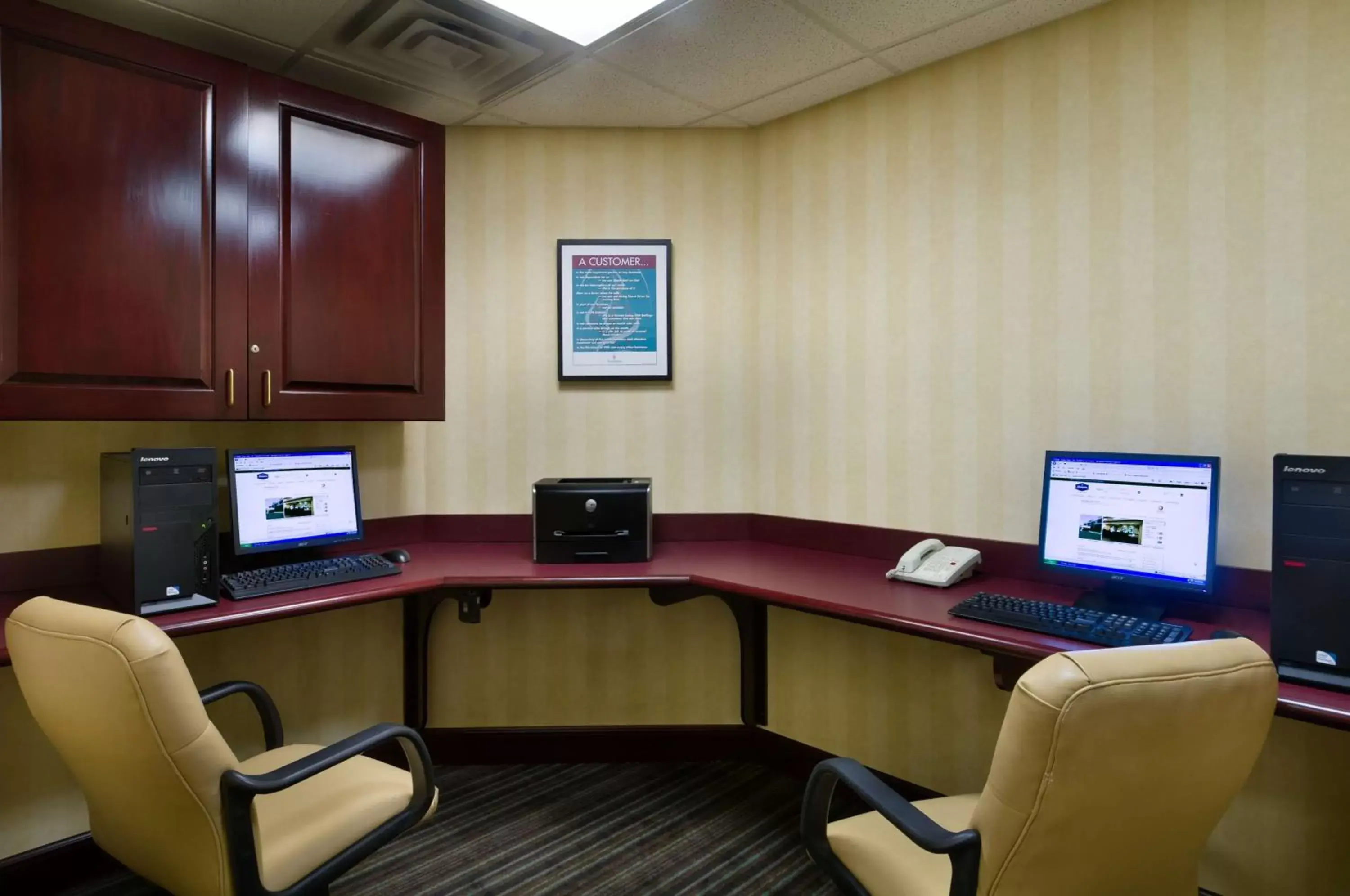 Business facilities, Business Area/Conference Room in Hampton Inn Stow