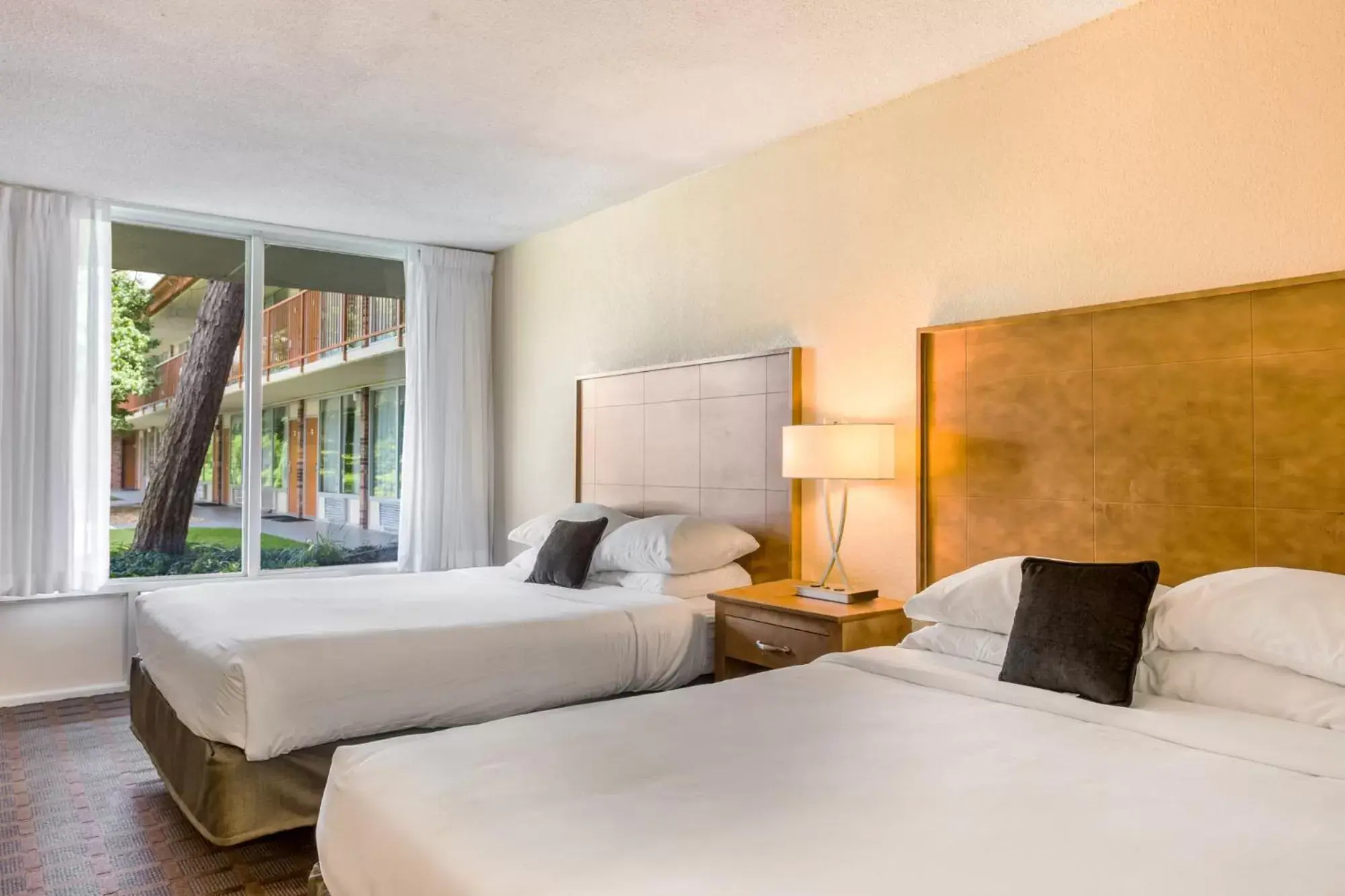 Bedroom, Bed in Red Lion Inn & Suites Branson
