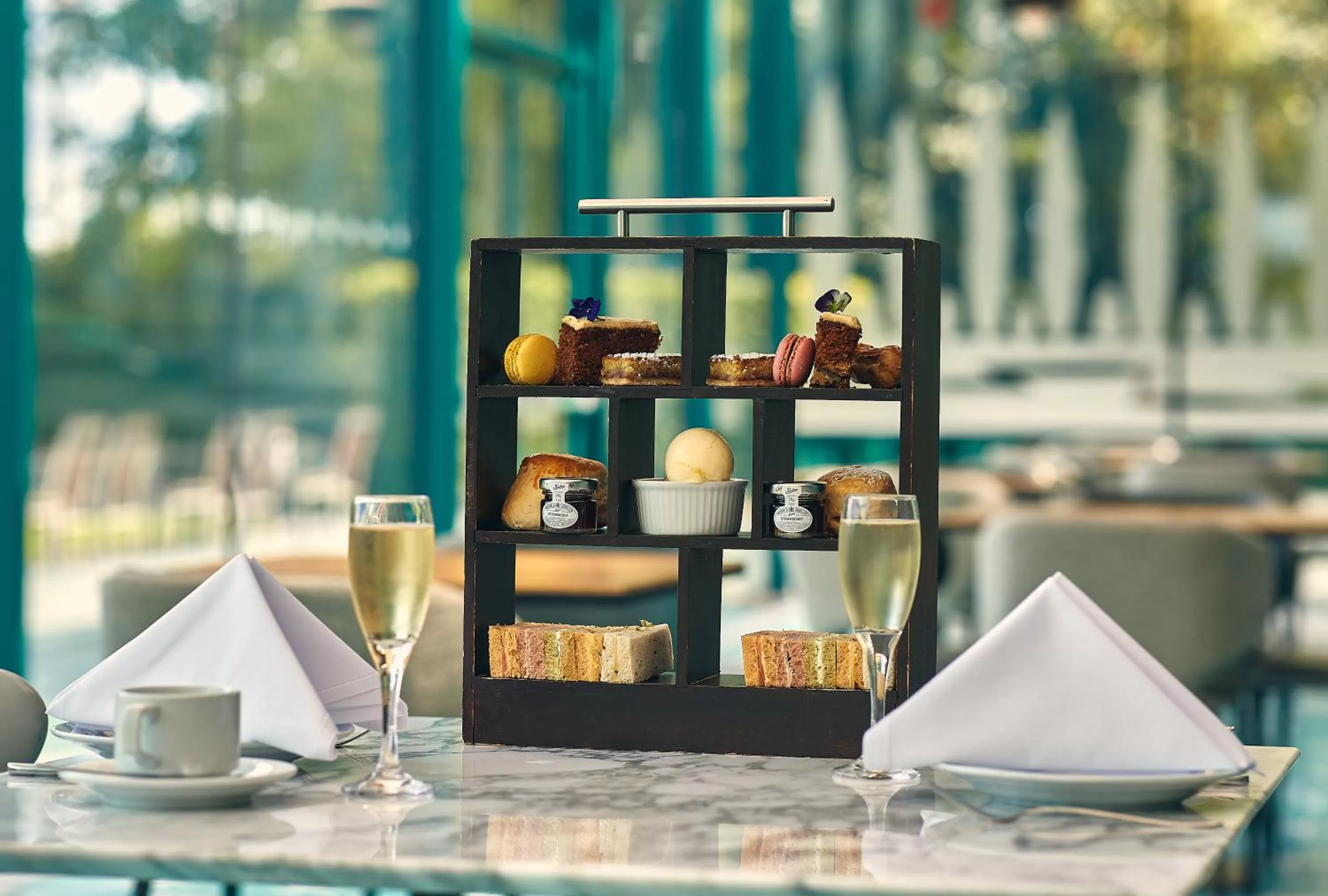 Restaurant/places to eat in Crowne Plaza Marlow by IHG