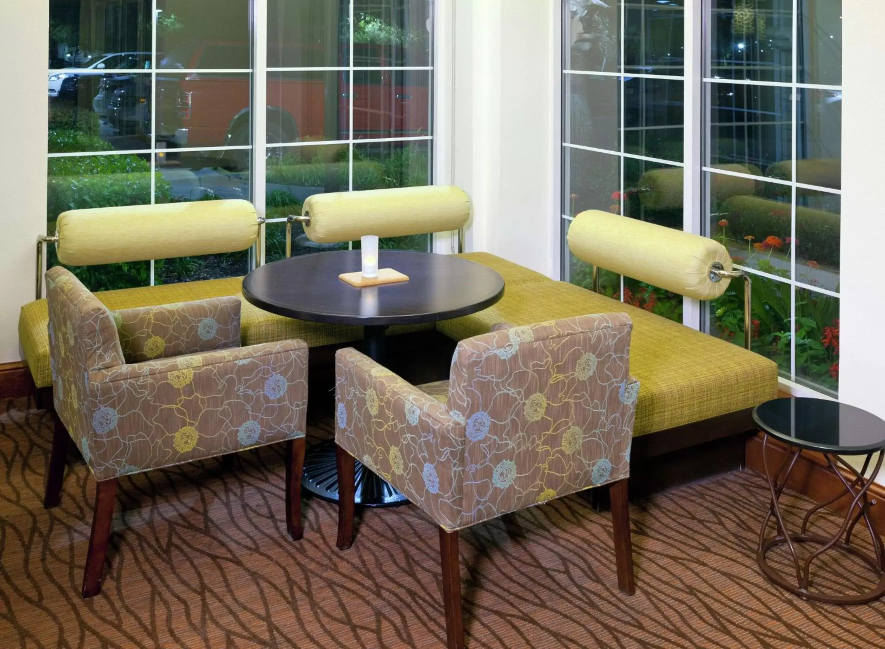 Lobby or reception, Lounge/Bar in Hilton Garden Inn Ontario Rancho Cucamonga