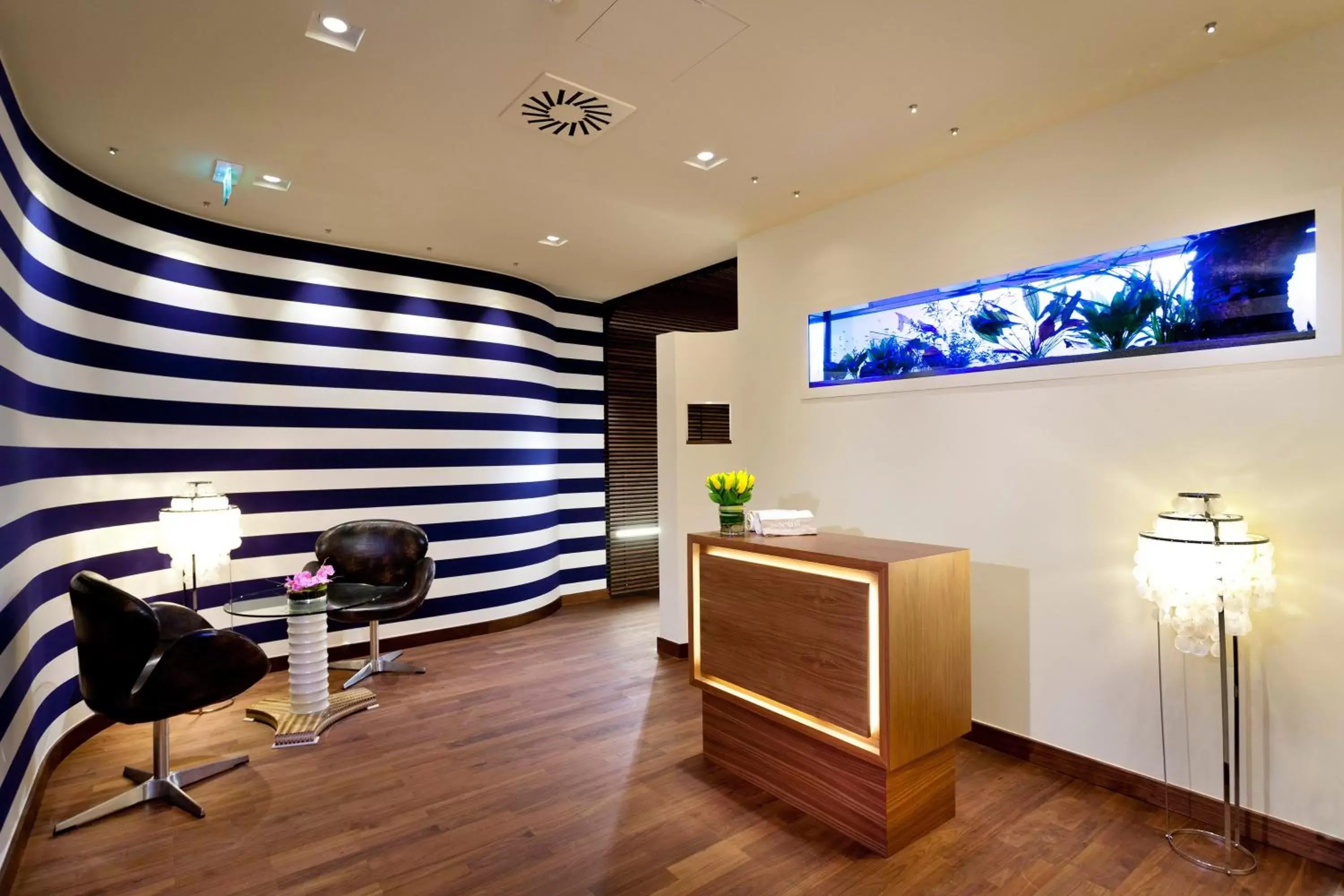 Spa and wellness centre/facilities, TV/Entertainment Center in Grand Hotel Wien