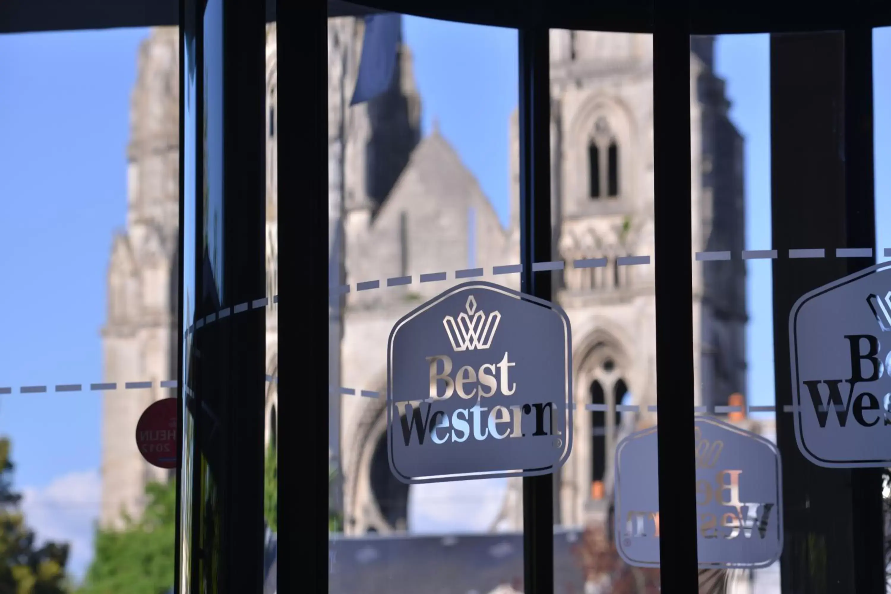 Facade/entrance in Best Western Plus Hotel des Francs