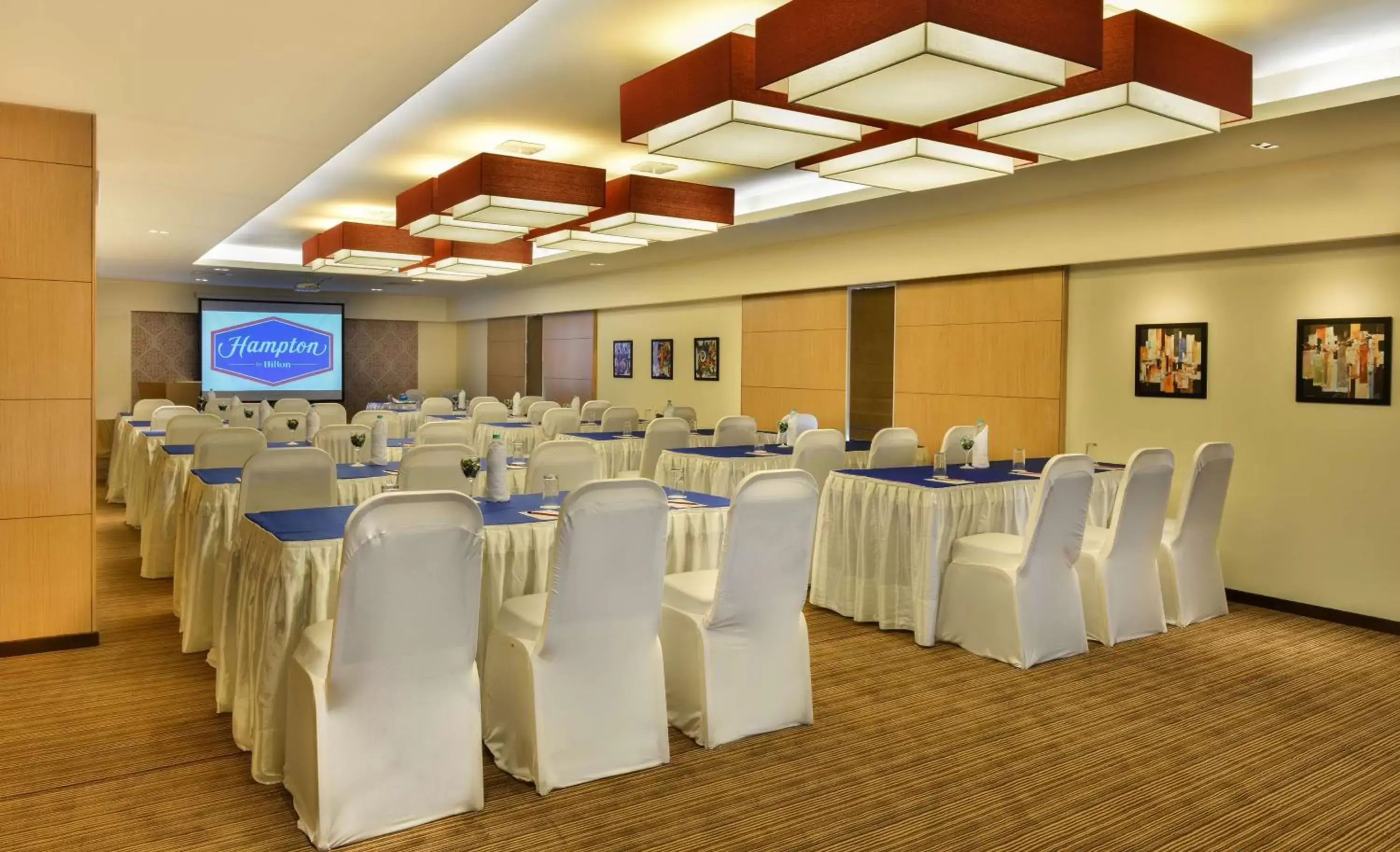 Meeting/conference room in Hampton by Hilton Vadodara-Alkapuri