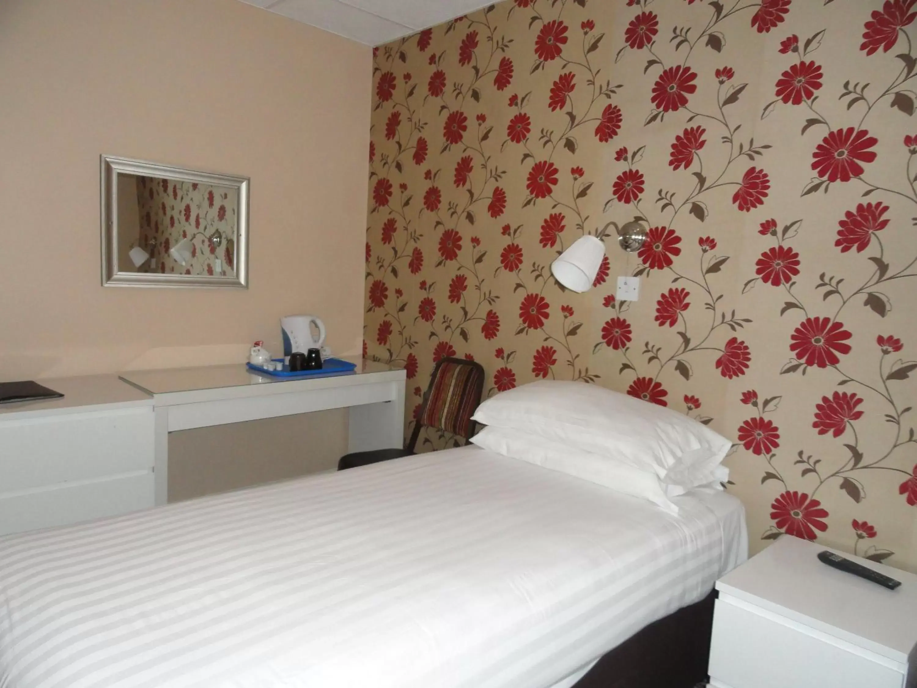 Bed in The Beechfield Hotel