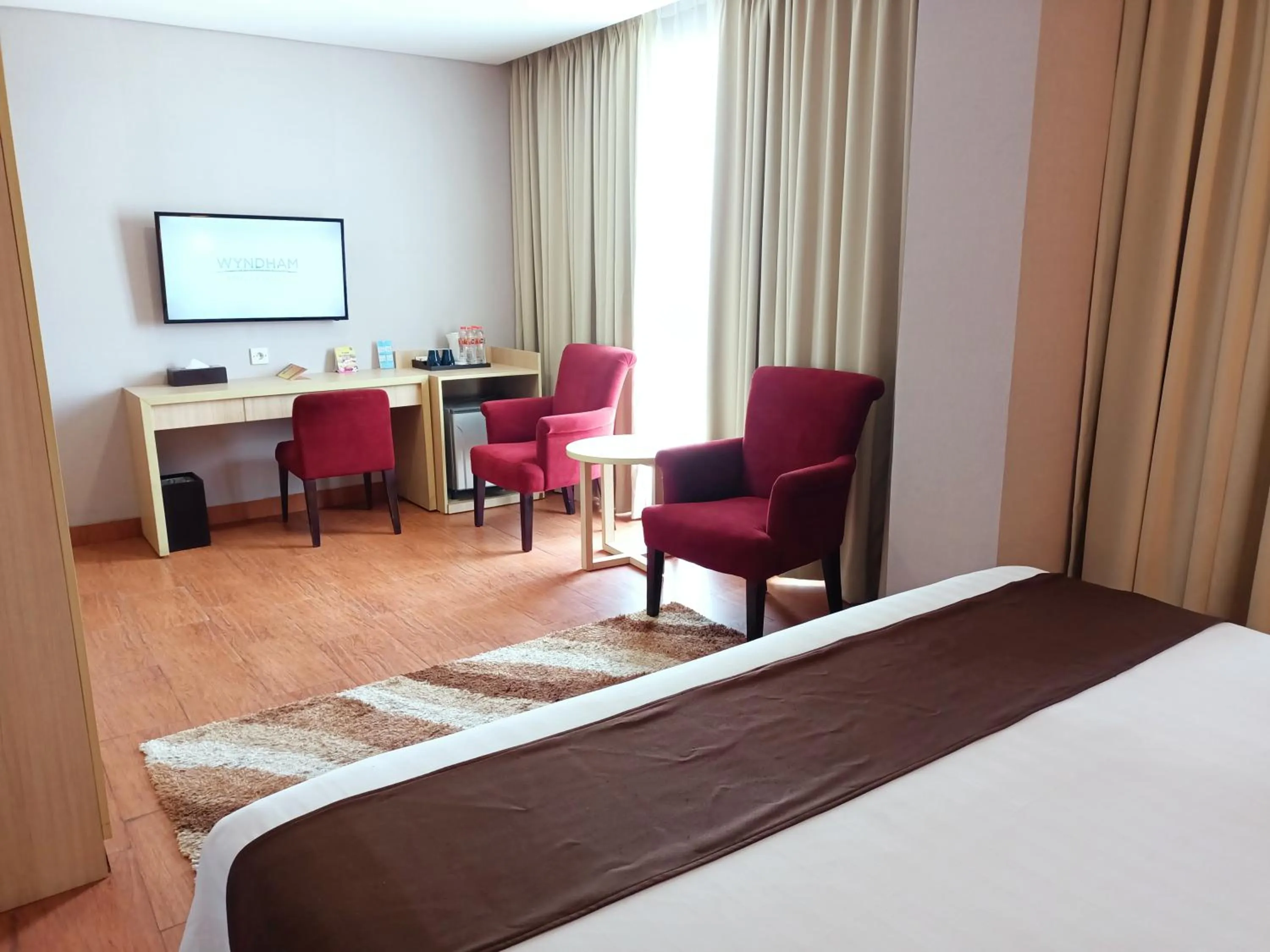 Bed in Days Hotel & Suites by Wyndham Jakarta Airport
