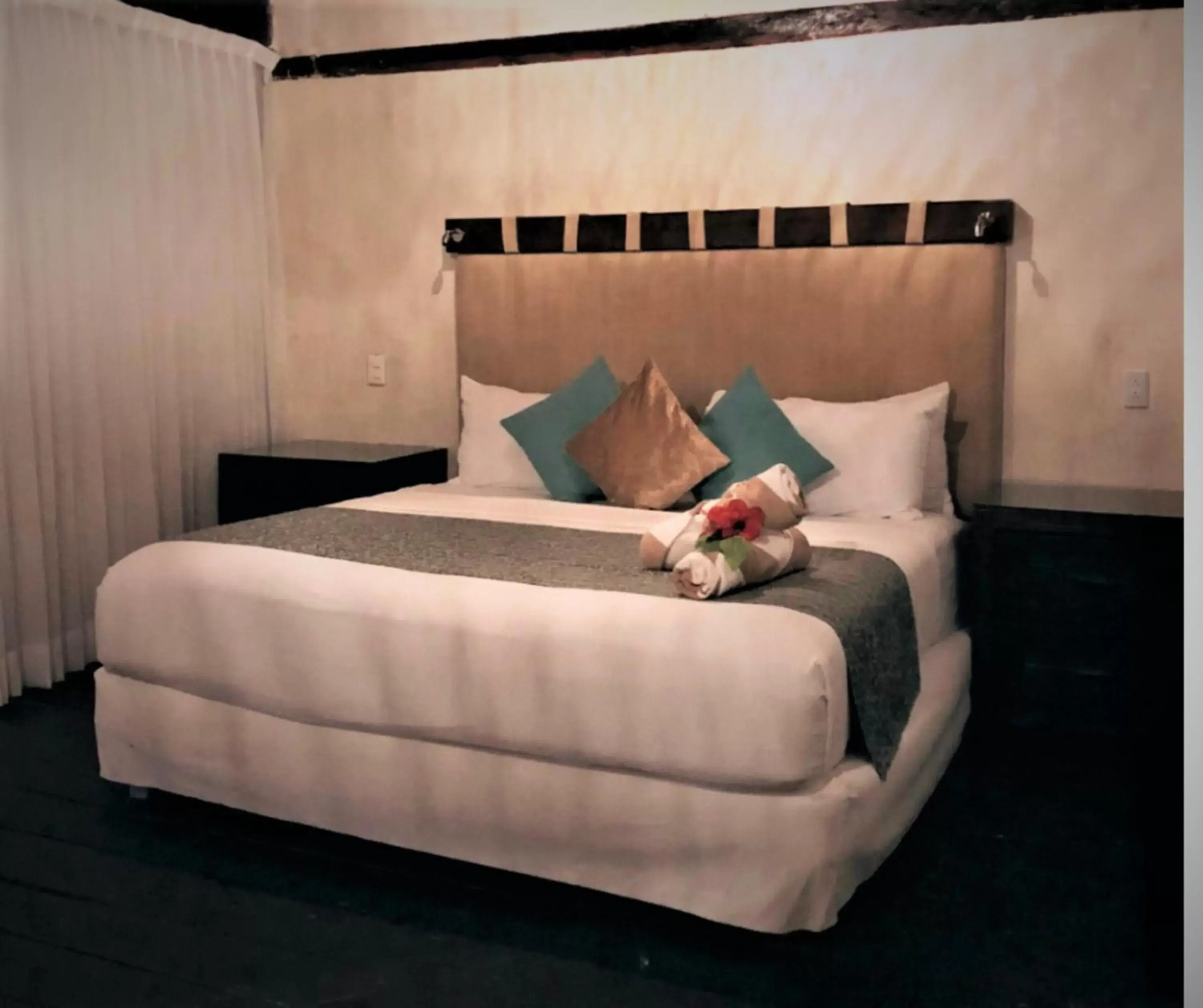 Bed in Villa Las Estrellas Tulum - located at the party zone