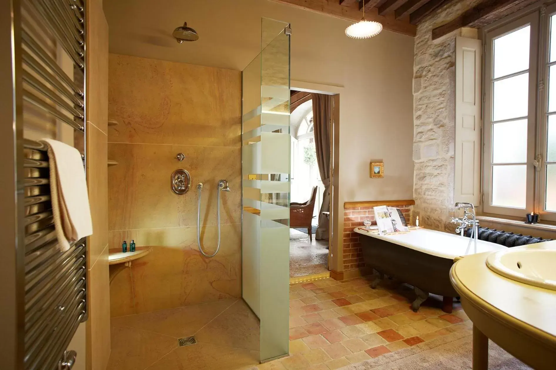 Bathroom in Le Clos Sainte-Marguerite - Chez les Fatien