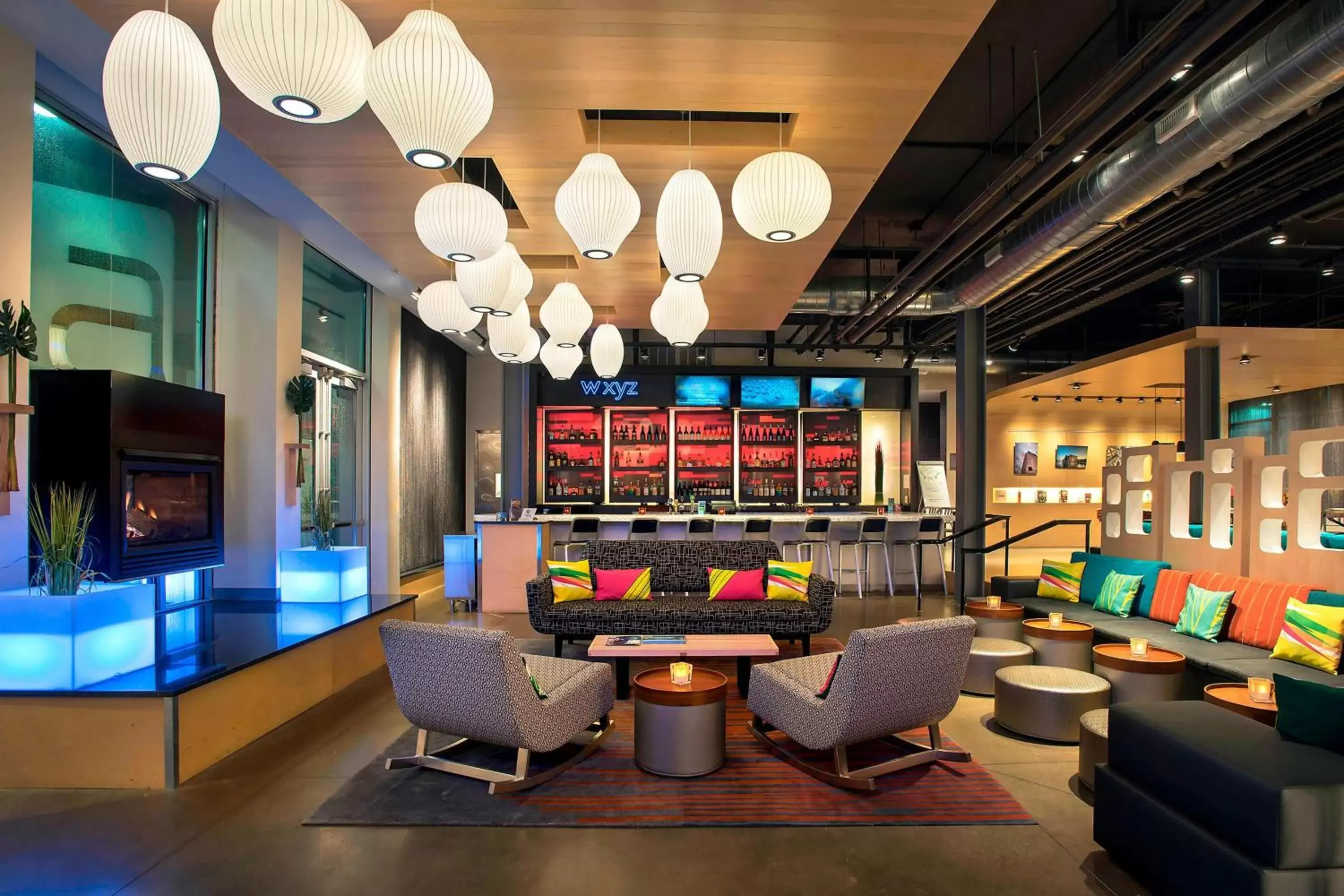 Lounge or bar in Aloft Buffalo Airport