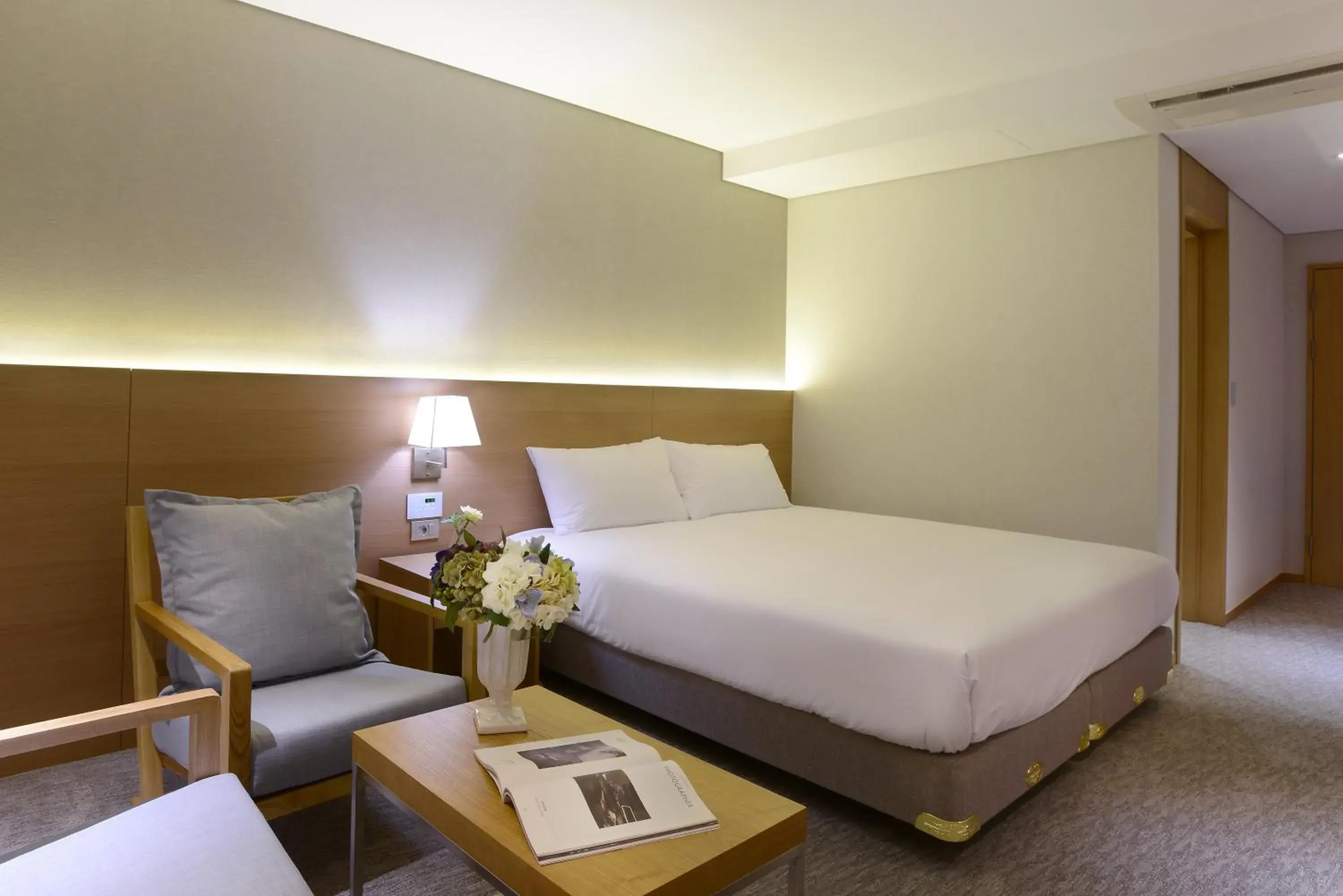 Photo of the whole room, Bed in Astar Hotel Jeju