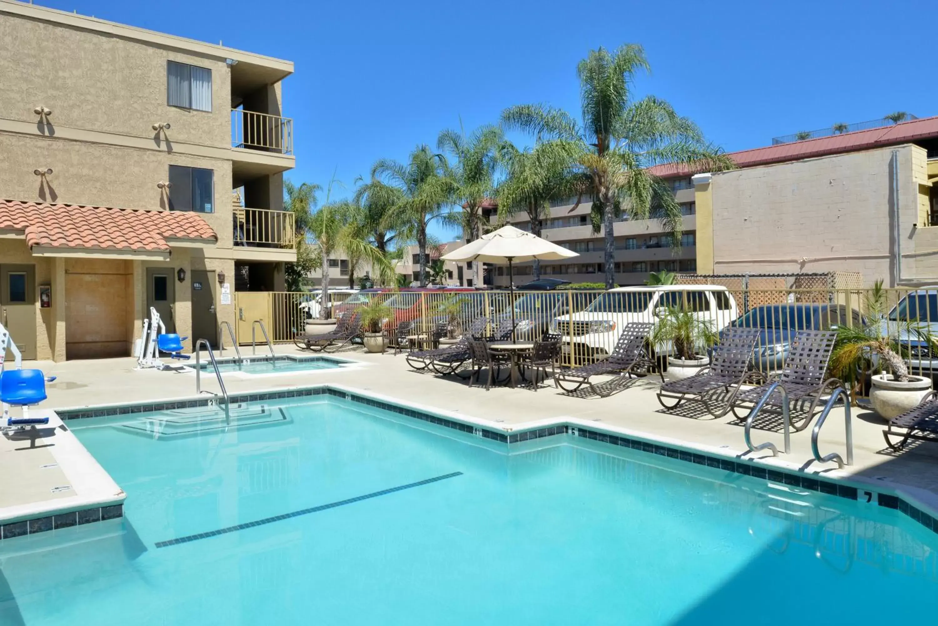 Swimming Pool in Best Western Plus Anaheim Inn