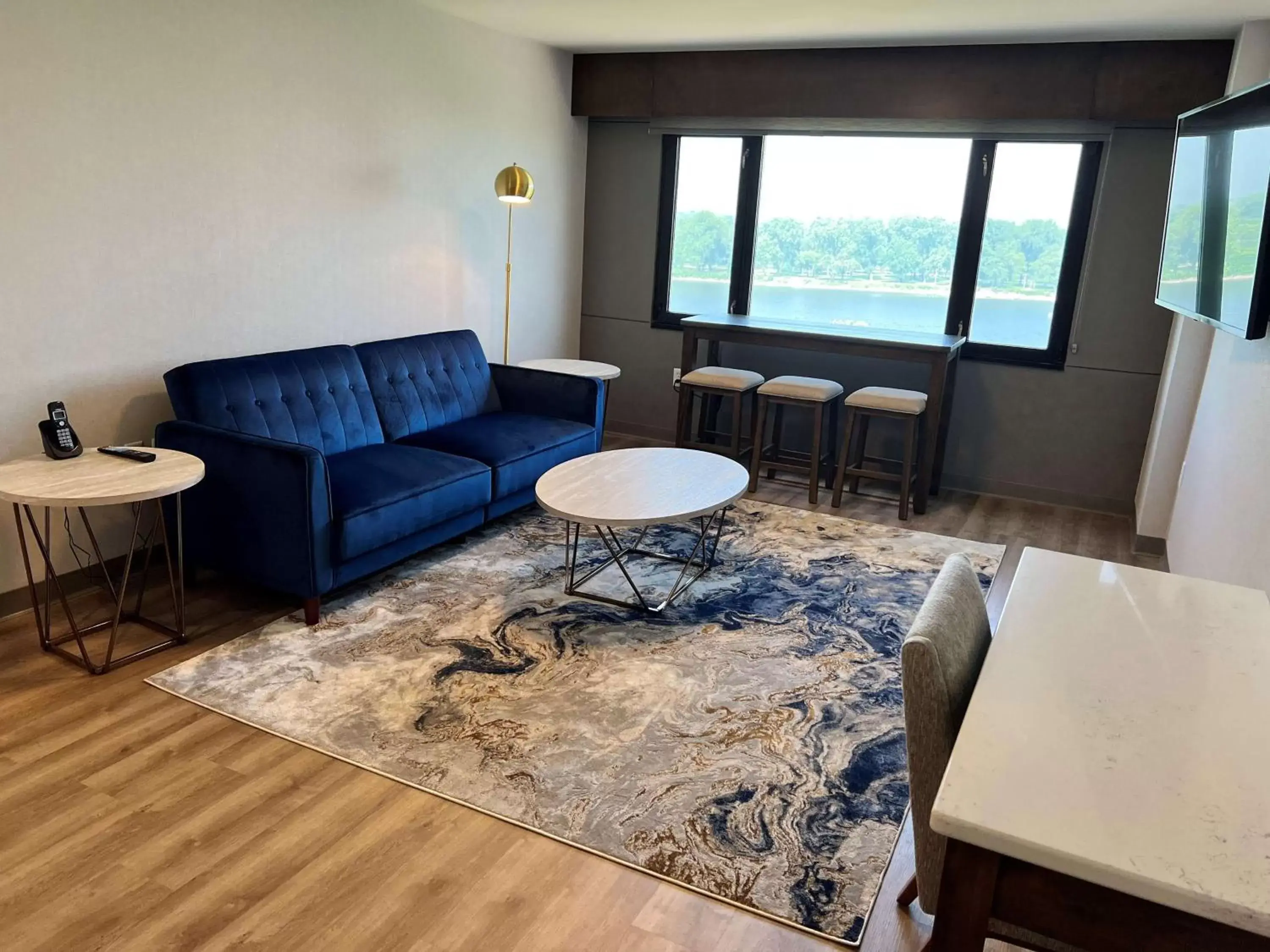 Photo of the whole room, Seating Area in Radisson Hotel La Crosse