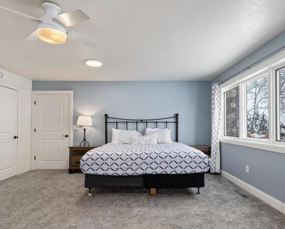 Bed in Quarterdeck Resort