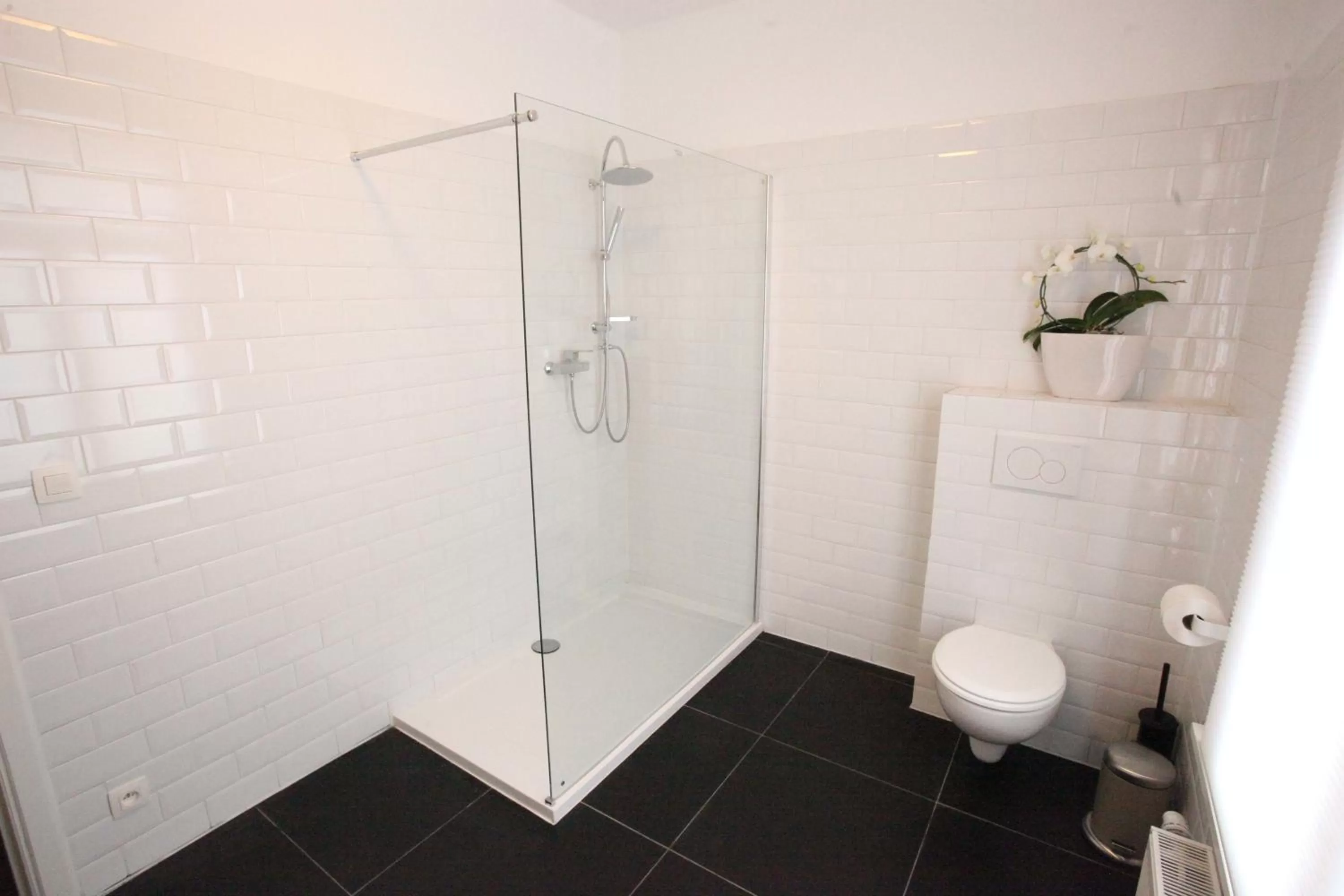 Bathroom in B&B Sablon Antwerp