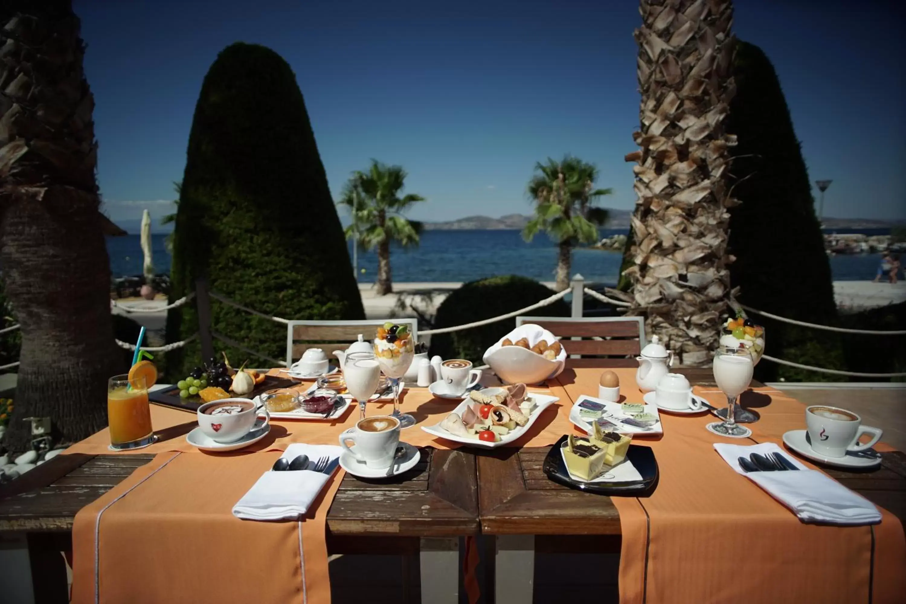 Day, Restaurant/Places to Eat in Valis Resort Hotel