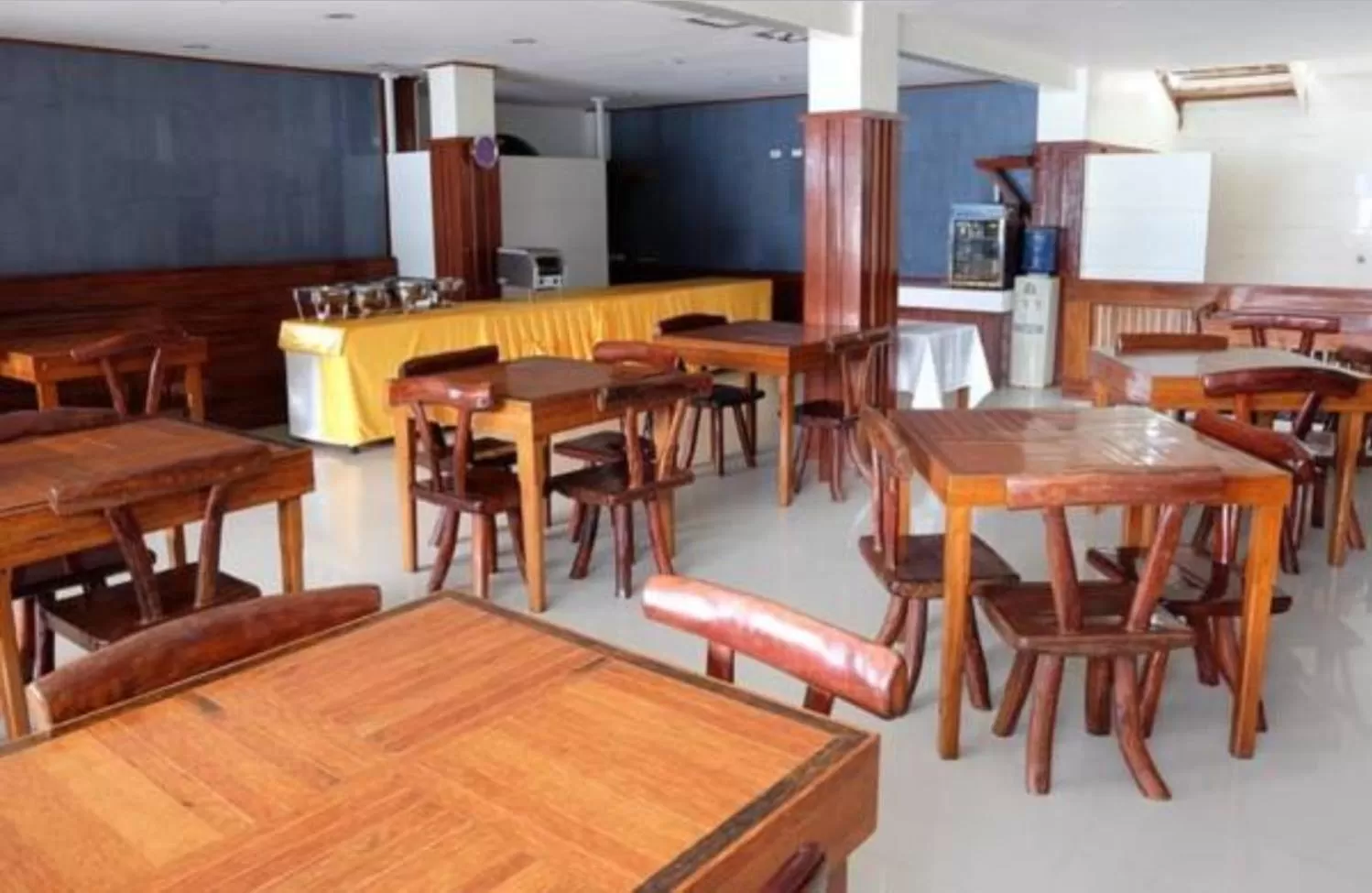 Restaurant/places to eat in El Nido Beach Hotel