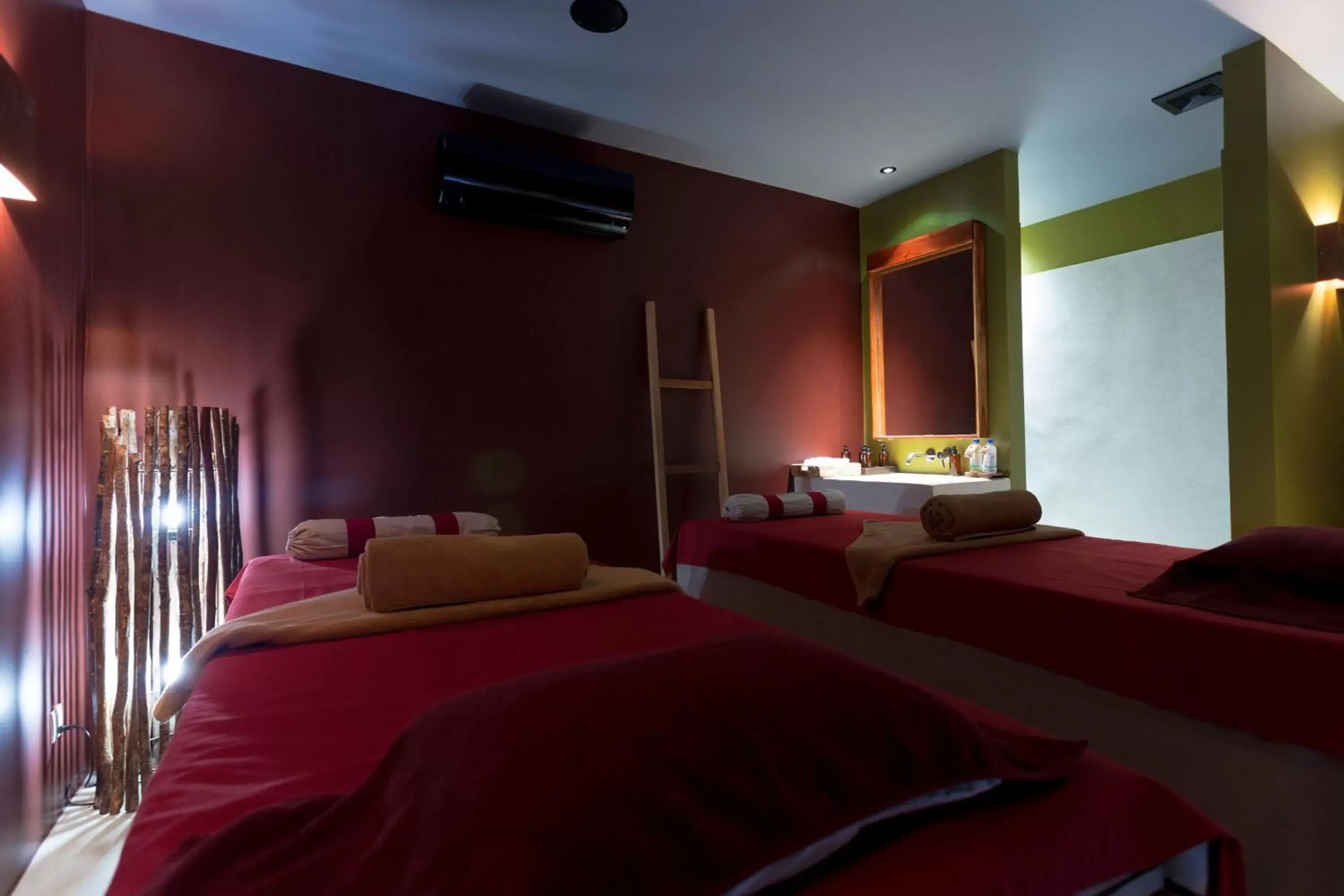 Massage, Room Photo in Templation Hotel