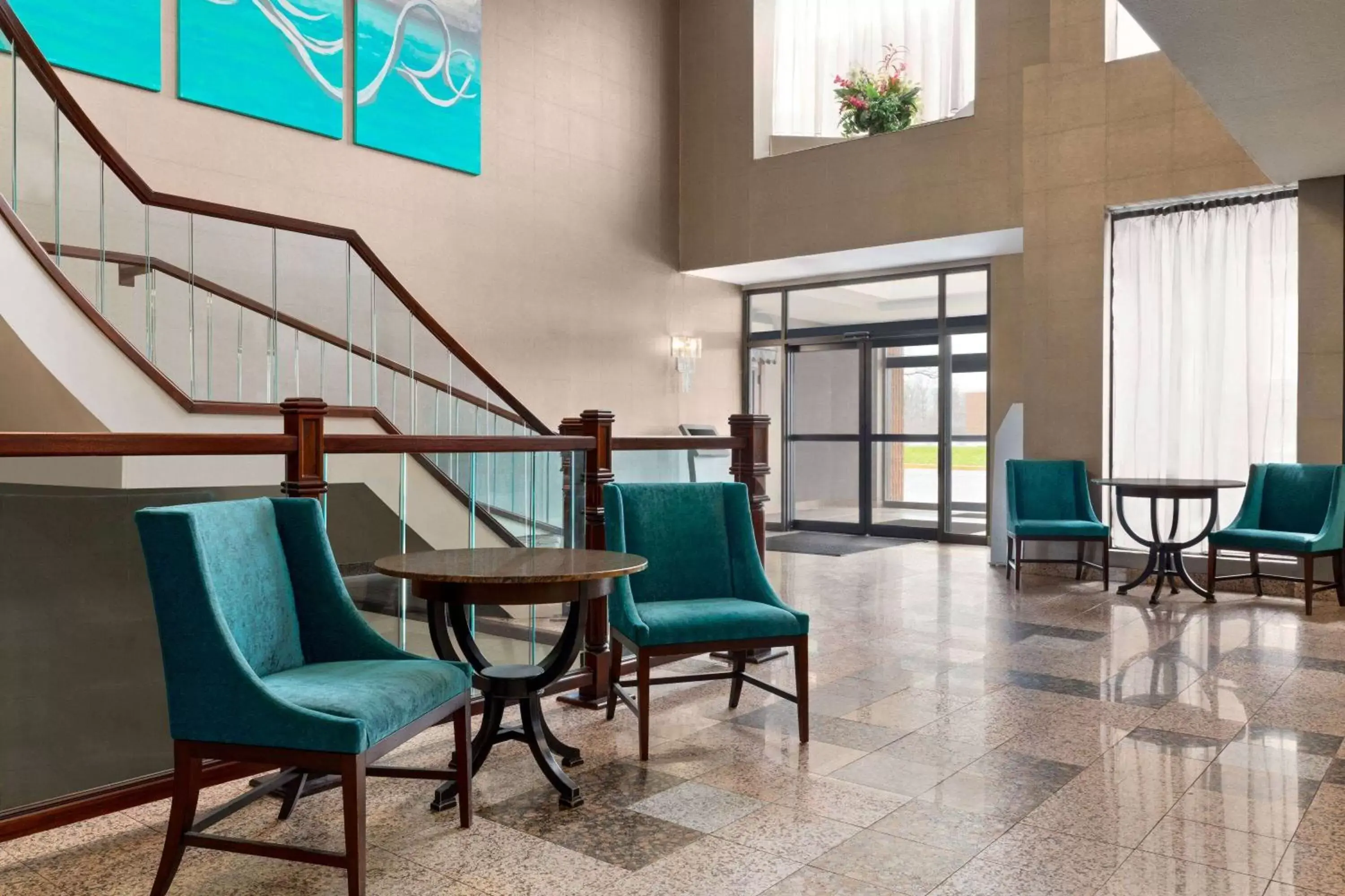 Lobby or reception in Ramada Plaza by Wyndham Niagara Falls