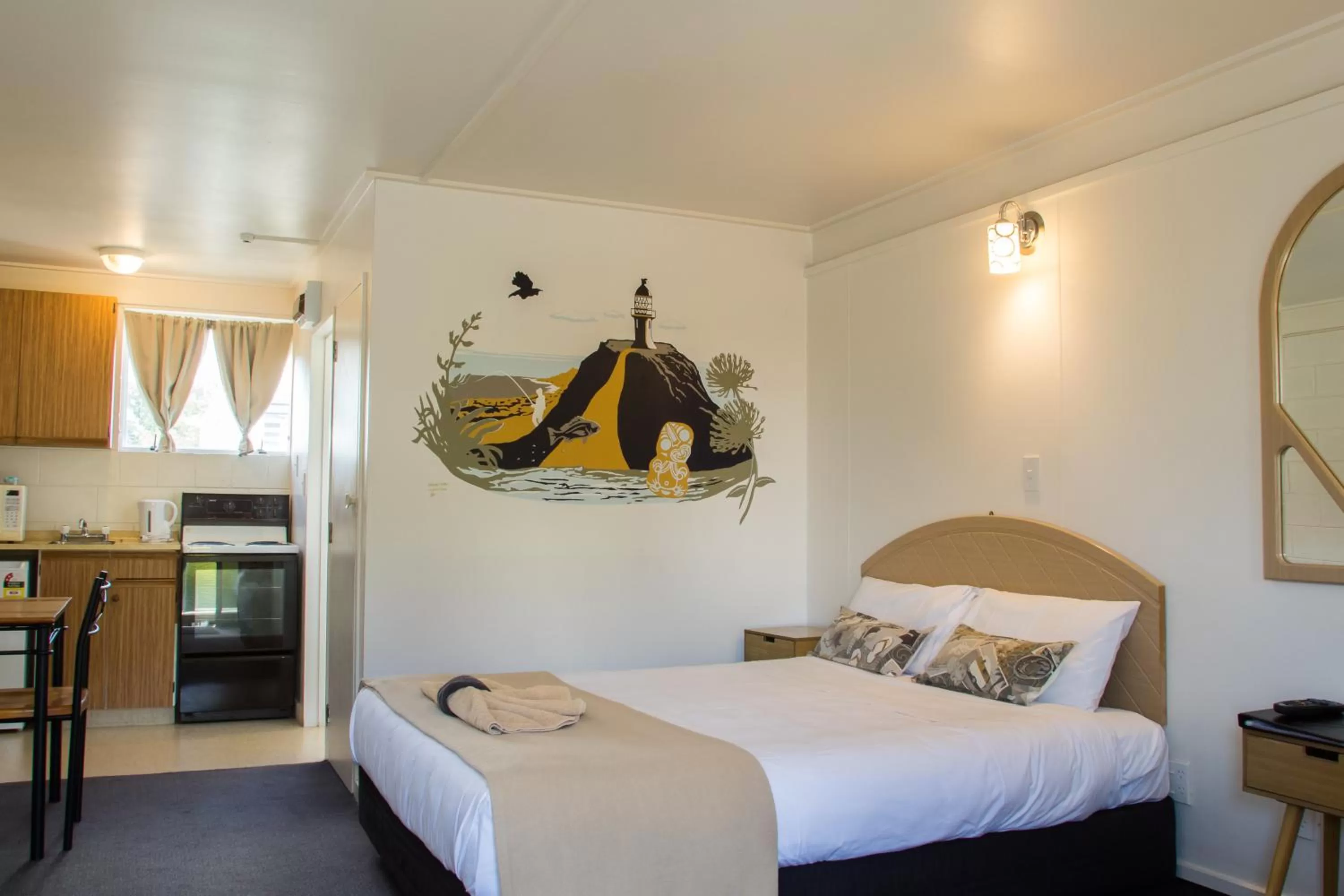 Living room, Bed in Alpha Motor Inn