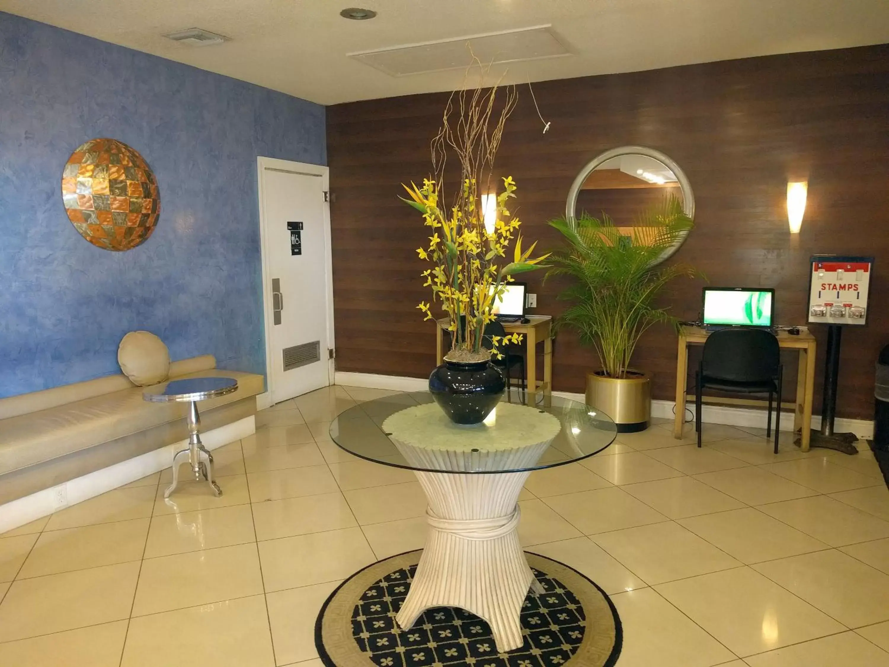 Lobby or reception, Lobby/Reception in Red Carpet Inn Airport/ Cruise Port