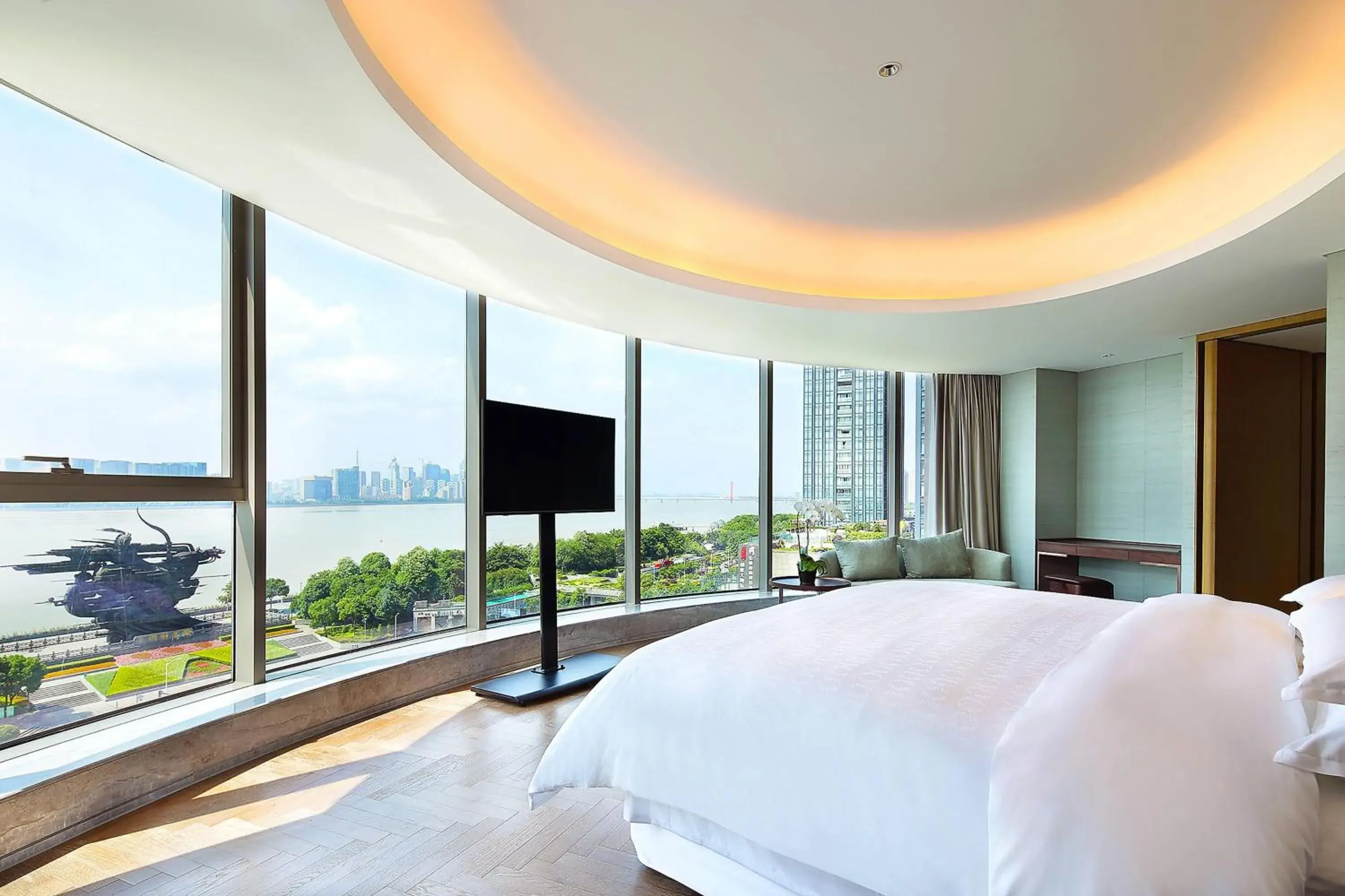 Bedroom in Sheraton Grand Hangzhou Binjiang Hotel
