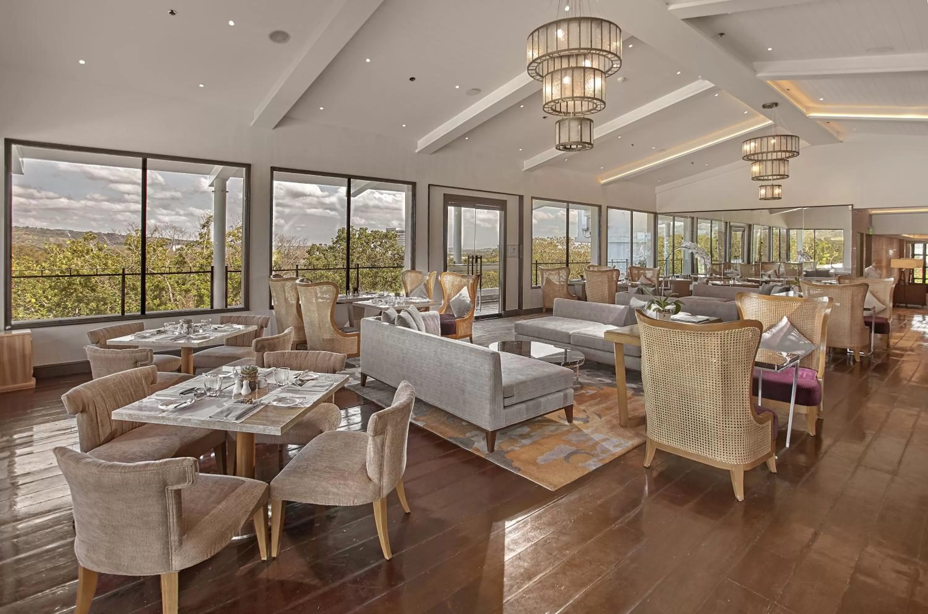 Restaurant/places to eat in Quest Plus Conference Center, Clark