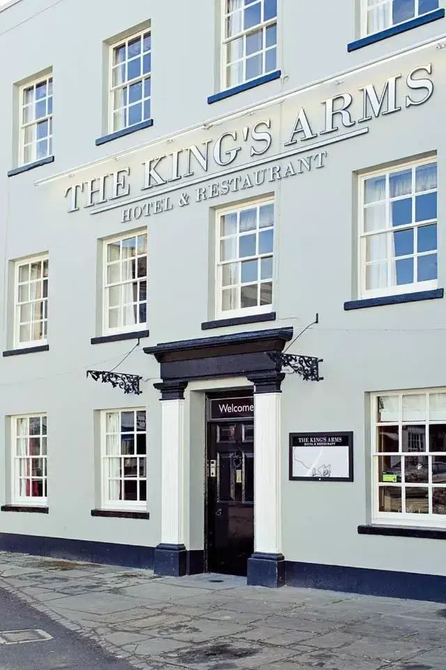 Facade/entrance, Property Building in Kings Arms Hotel