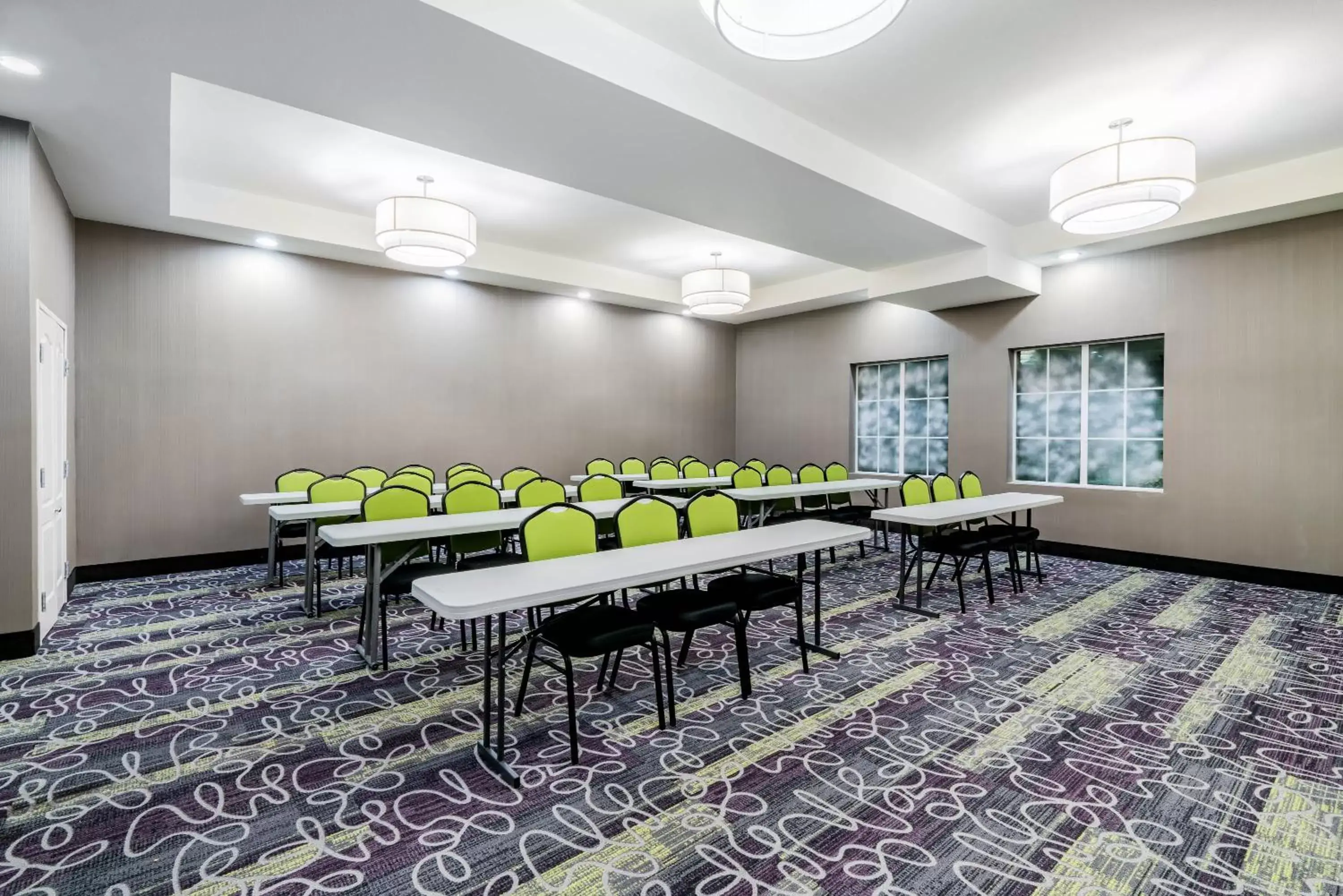 Business facilities in La Quinta by Wyndham DFW Airport West - Bedford