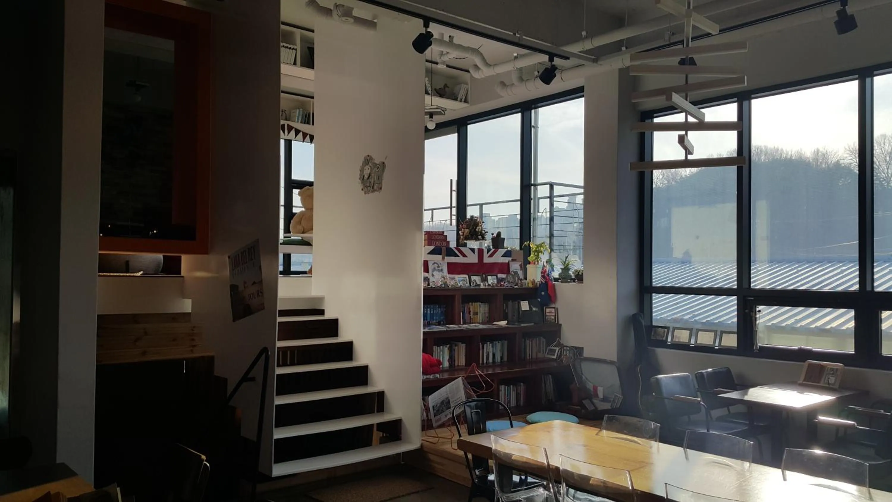 Library in Andong Poong-gyung HOSTEL n LIBRARY