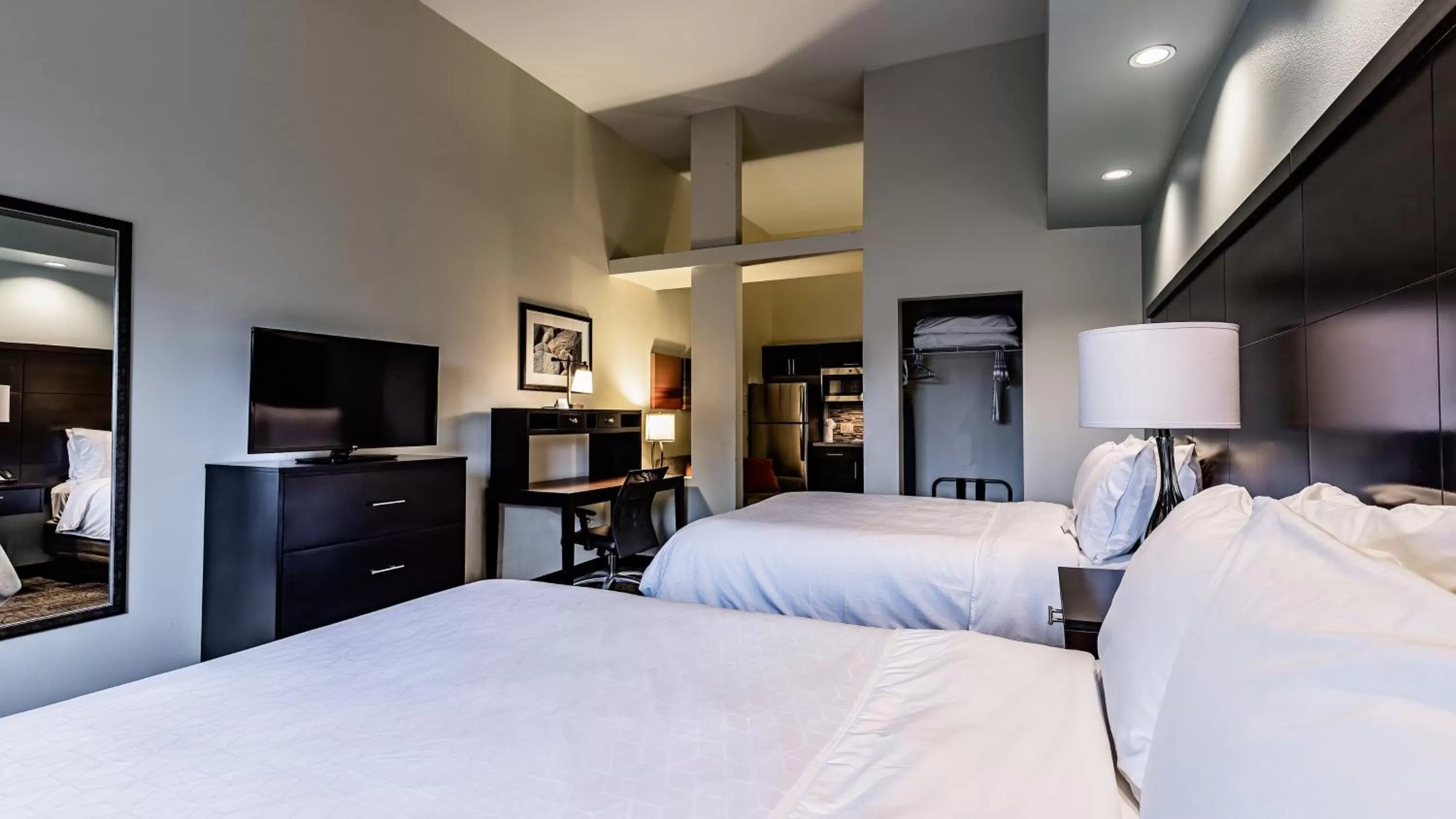 Photo of the whole room, Bed in Staybridge Suites Laredo by IHG