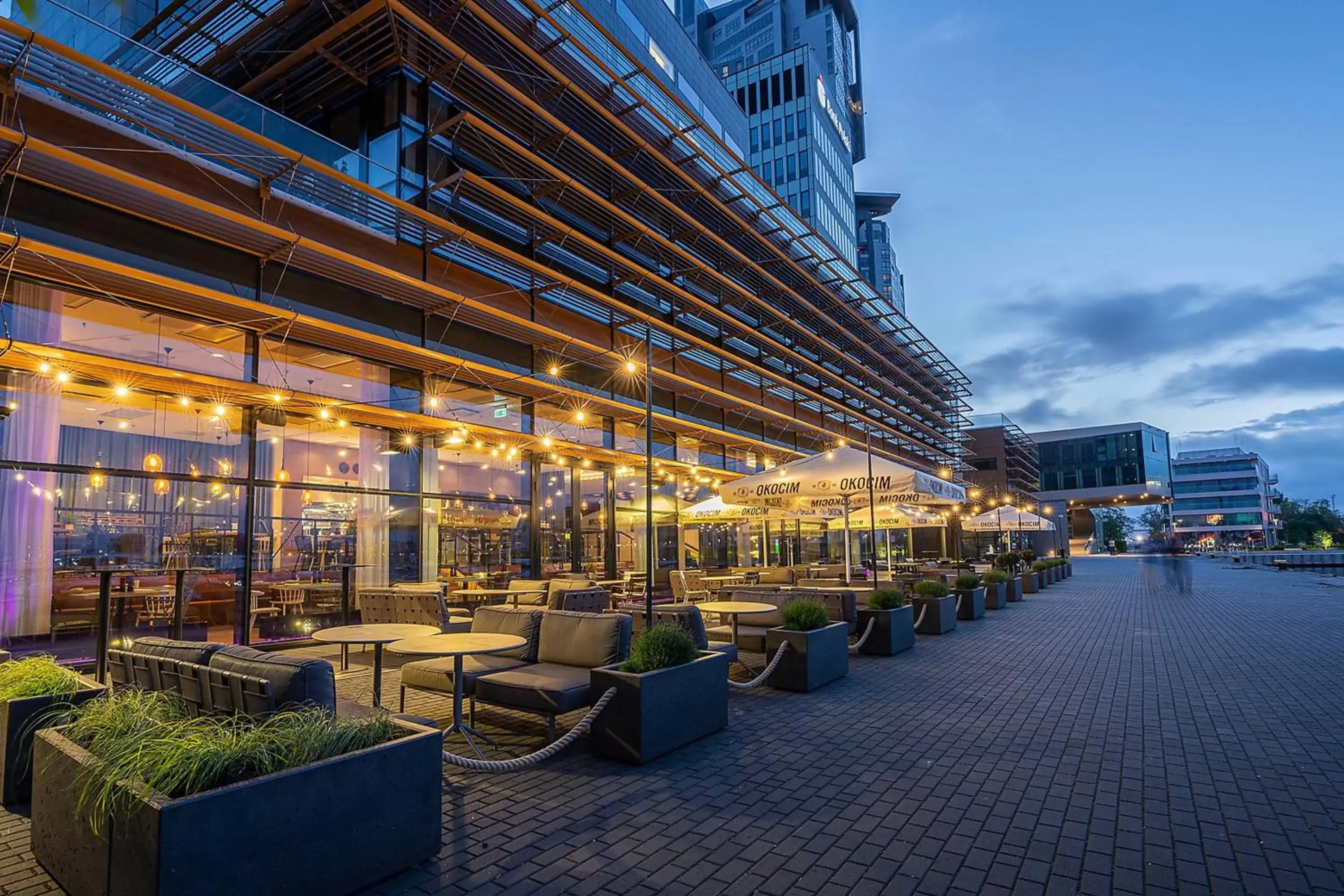 Restaurant/places to eat in Courtyard by Marriott Gdynia Waterfront