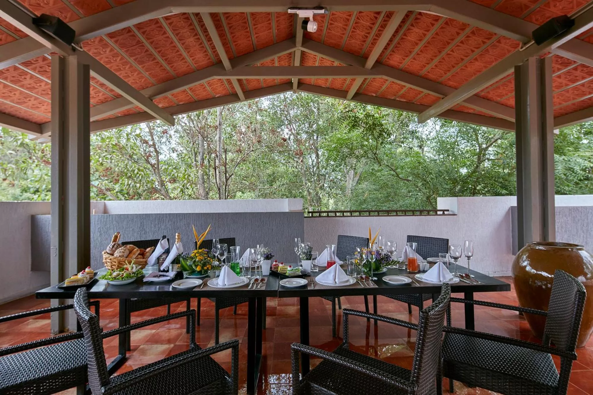 Restaurant/places to eat in Signature Club Resort