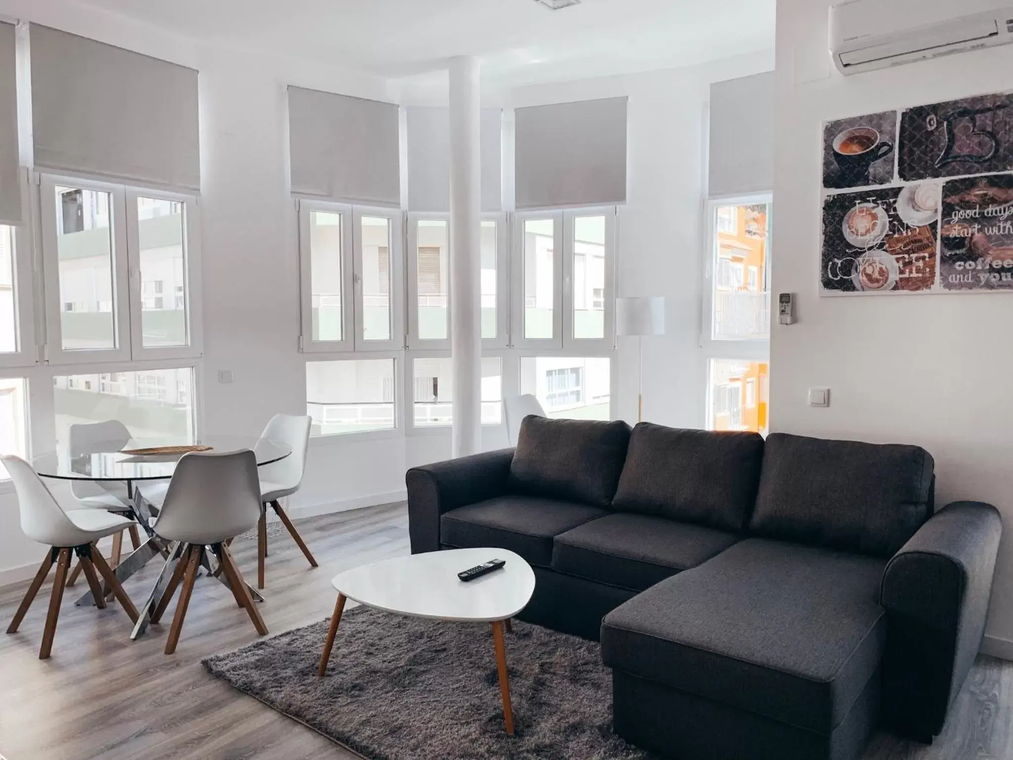 Living room, Seating Area in Alicante Center Apart