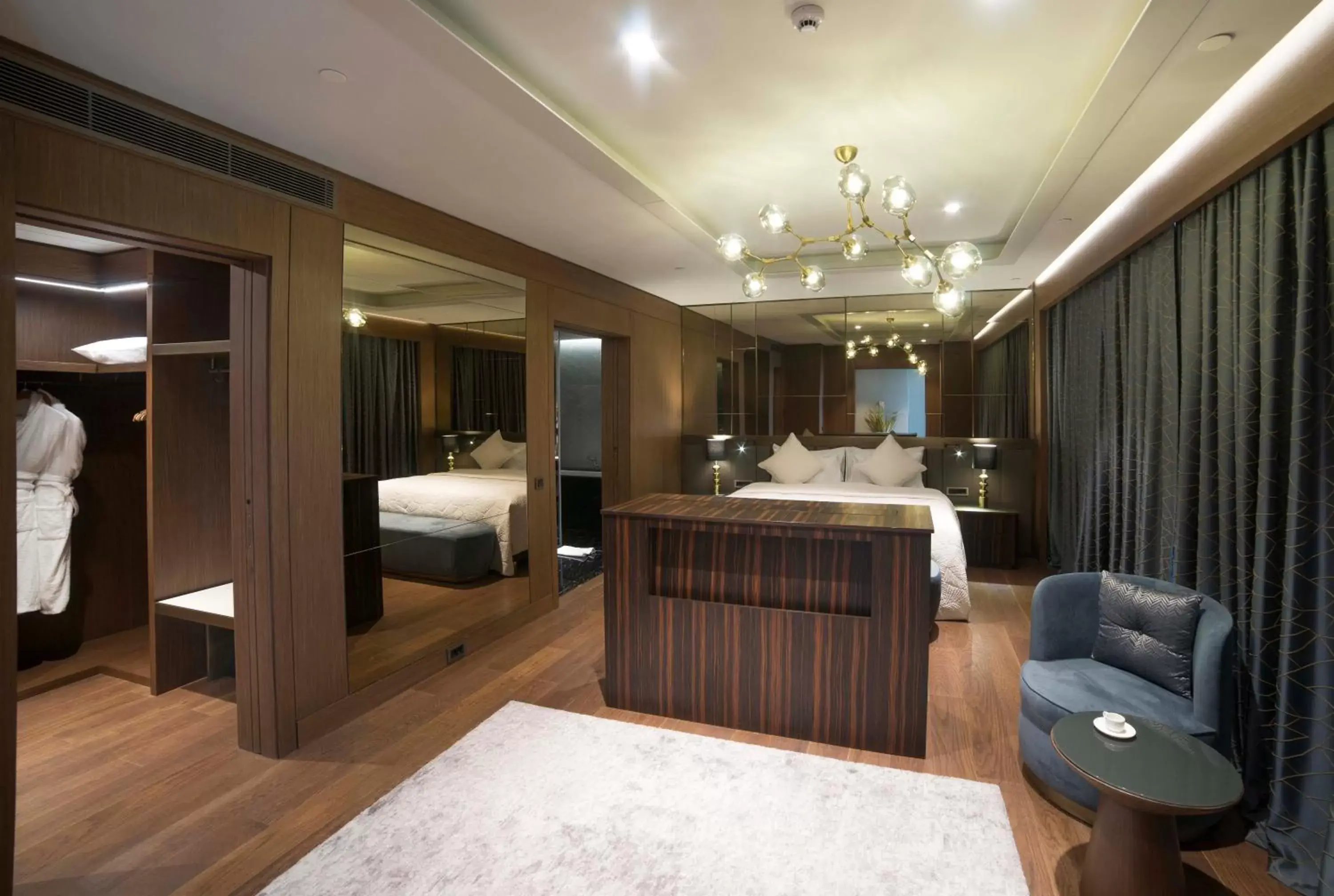 Bedroom, Lobby/Reception in Radisson Collection Hotel, Vadistanbul