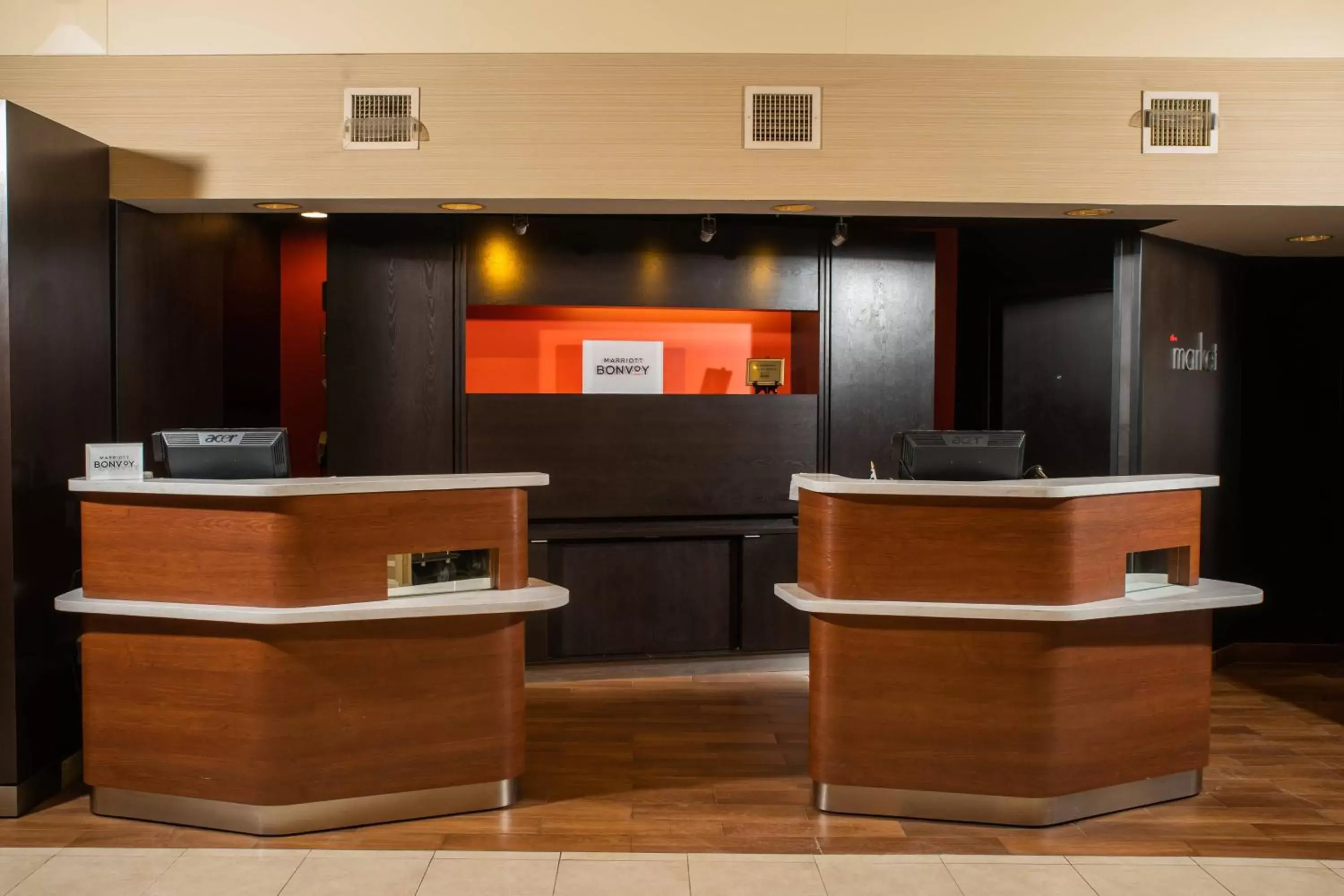 Lobby or reception, Lobby/Reception in Courtyard by Marriott Erie Ambassador Conference Center