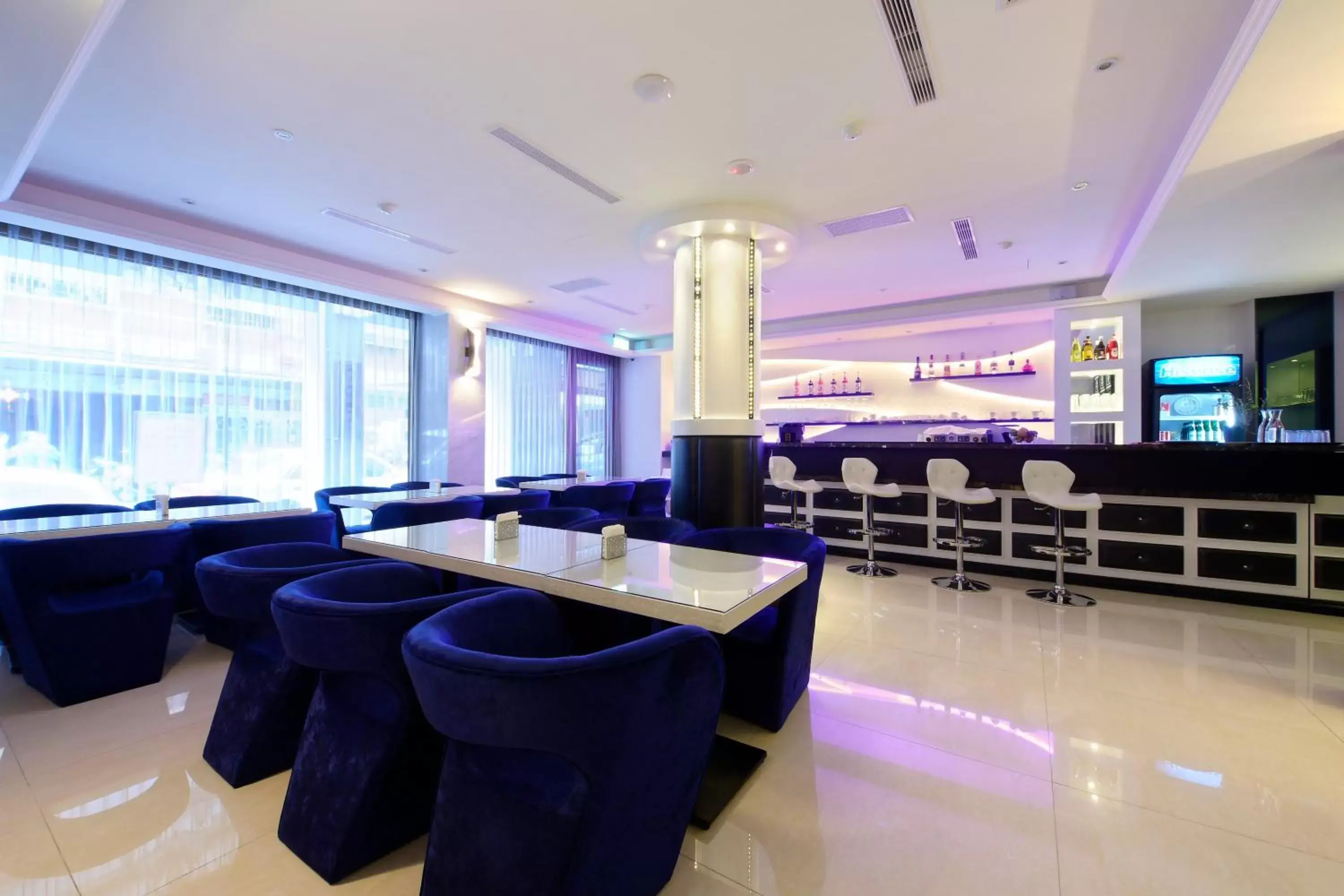 Lounge or bar in Harmonious Hotel Lounge or bar in Harmonious Hotel