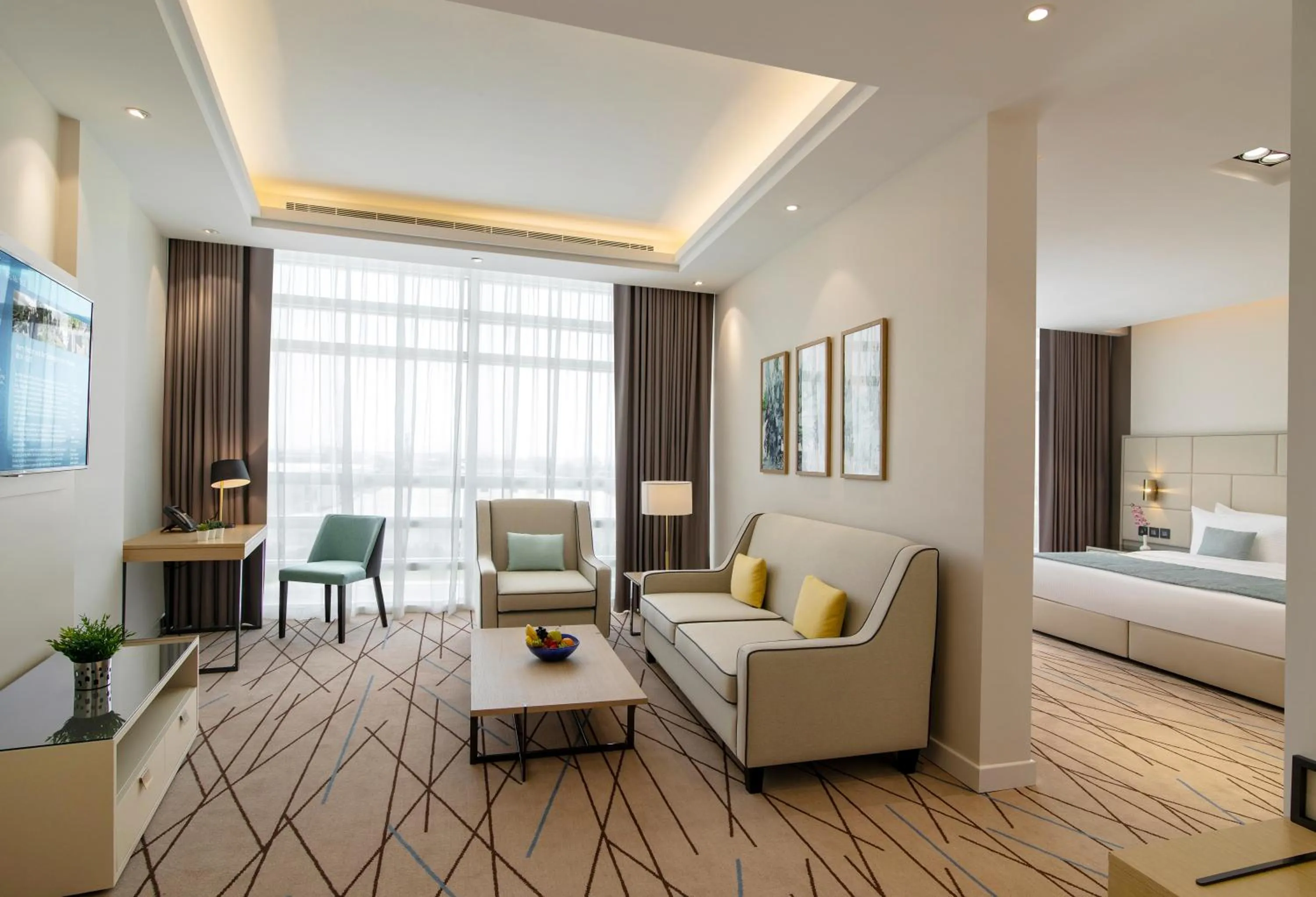Living room, Bed in Cristal Amaken Hotel Riyadh
