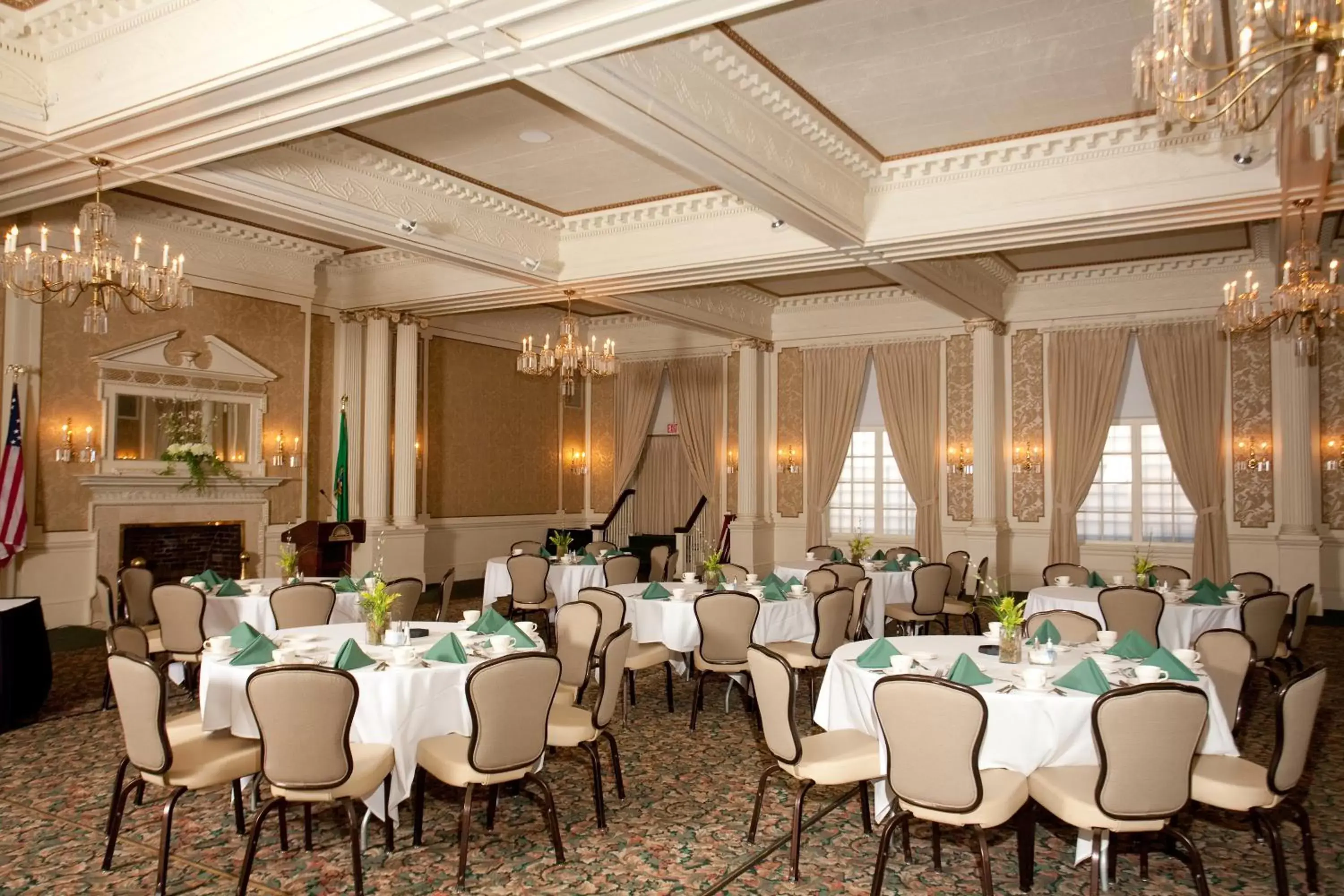Banquet/Function facilities, Restaurant/Places to Eat in Spokane Club Hotel