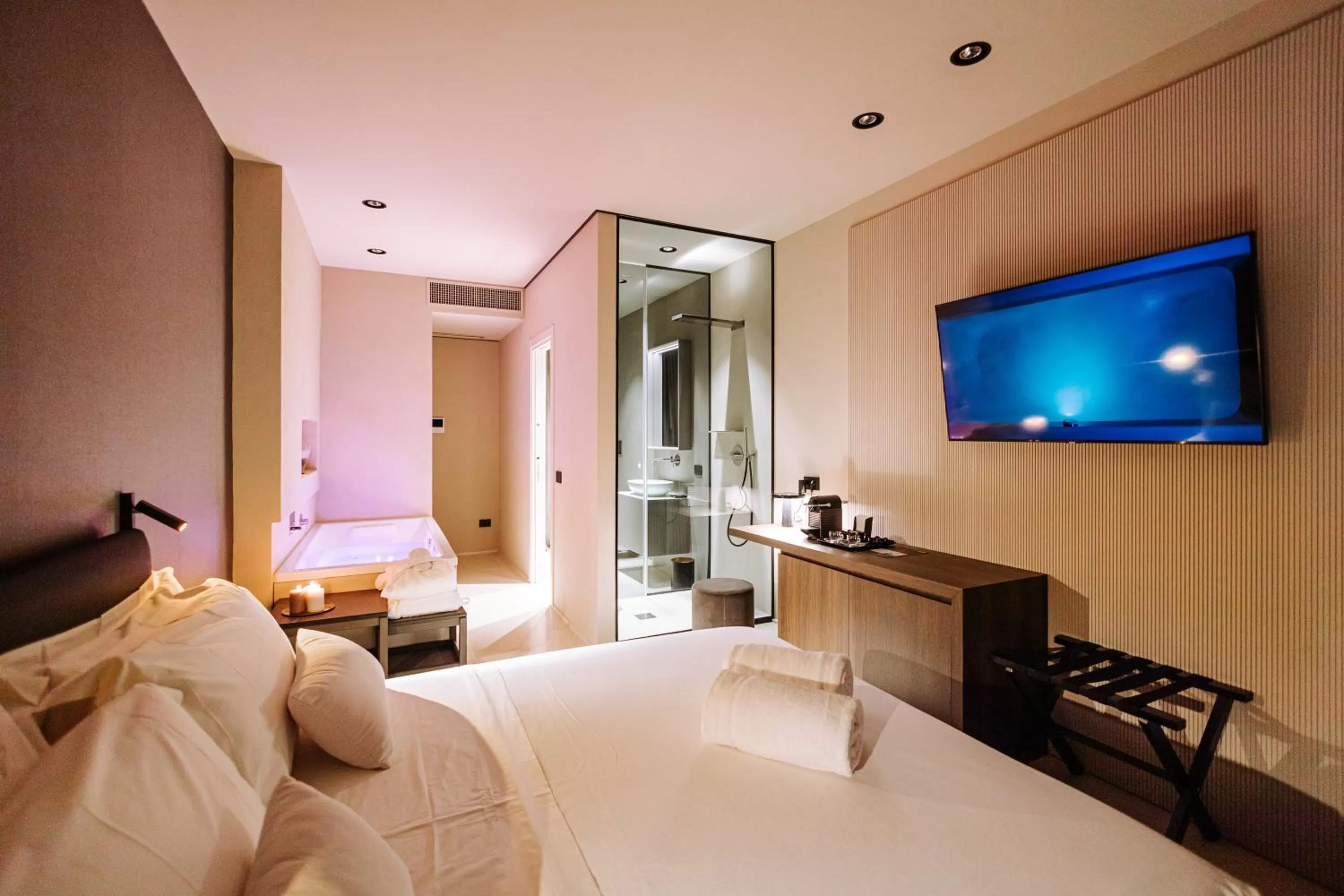 Bed in Suite1212 - Bandiera