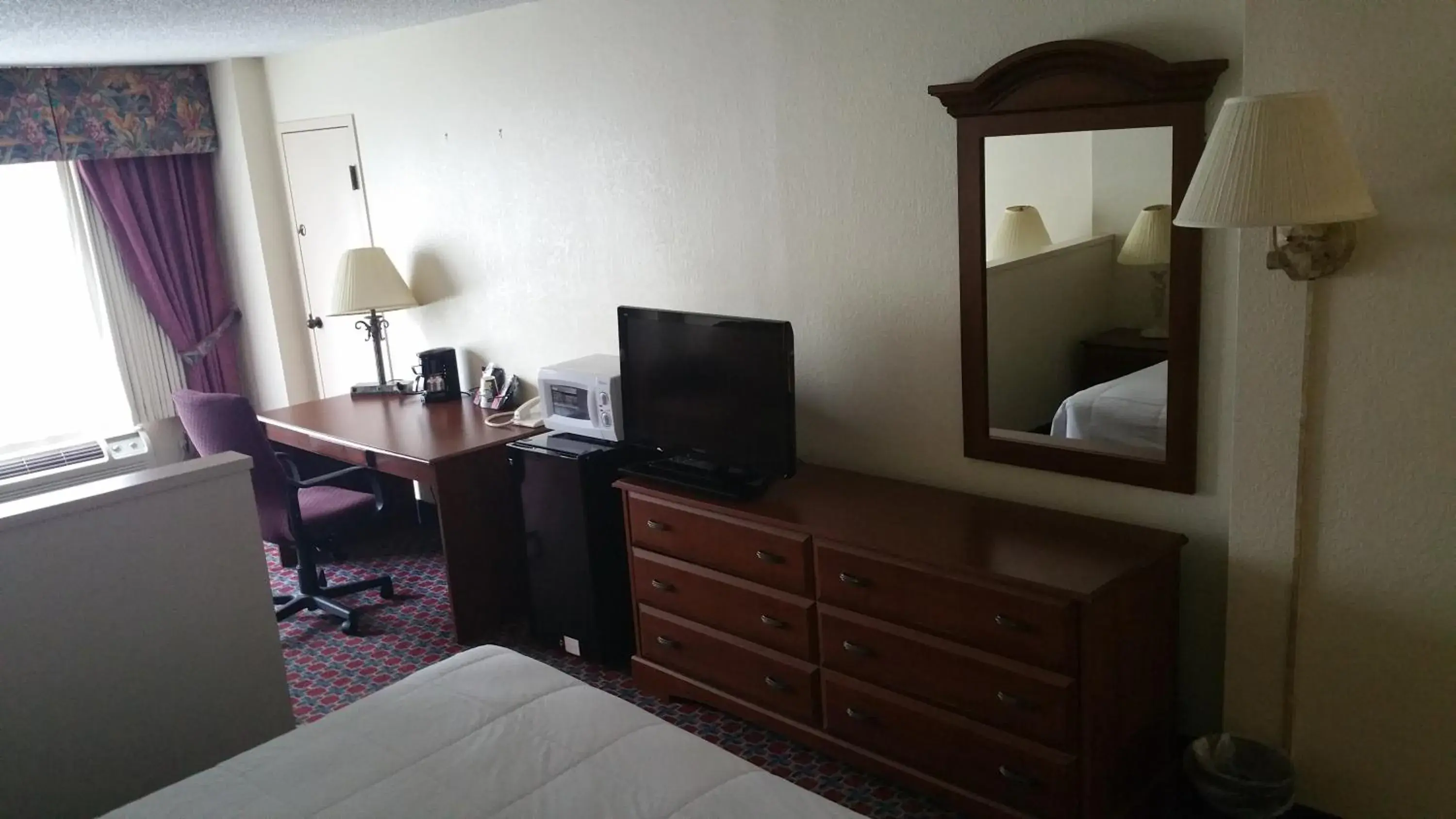 Other, TV/Entertainment Center in Imperial Swan Hotel and Suites Lakeland