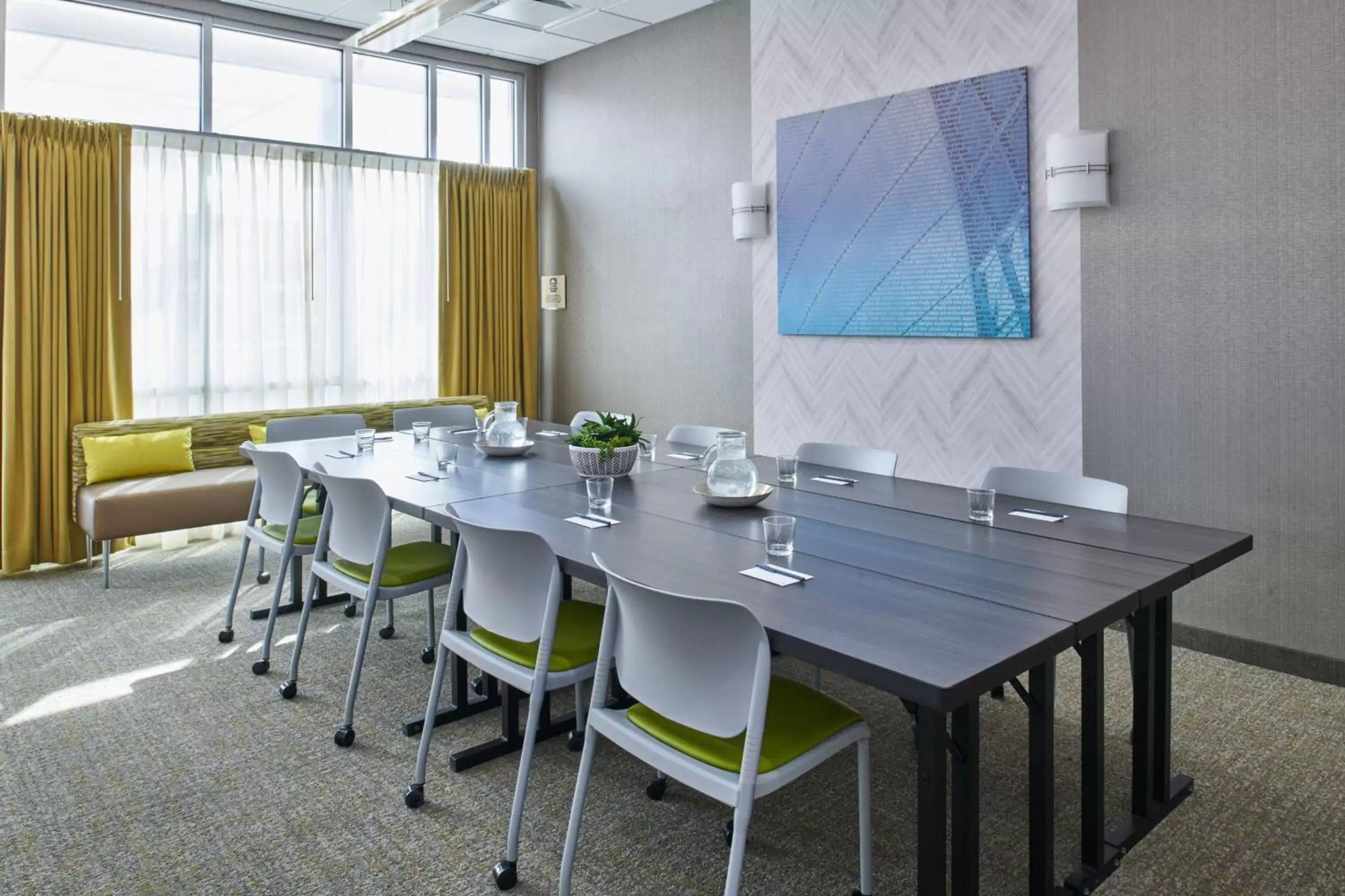 Meeting/conference room in SpringHill Suites by Marriott Detroit Dearborn
