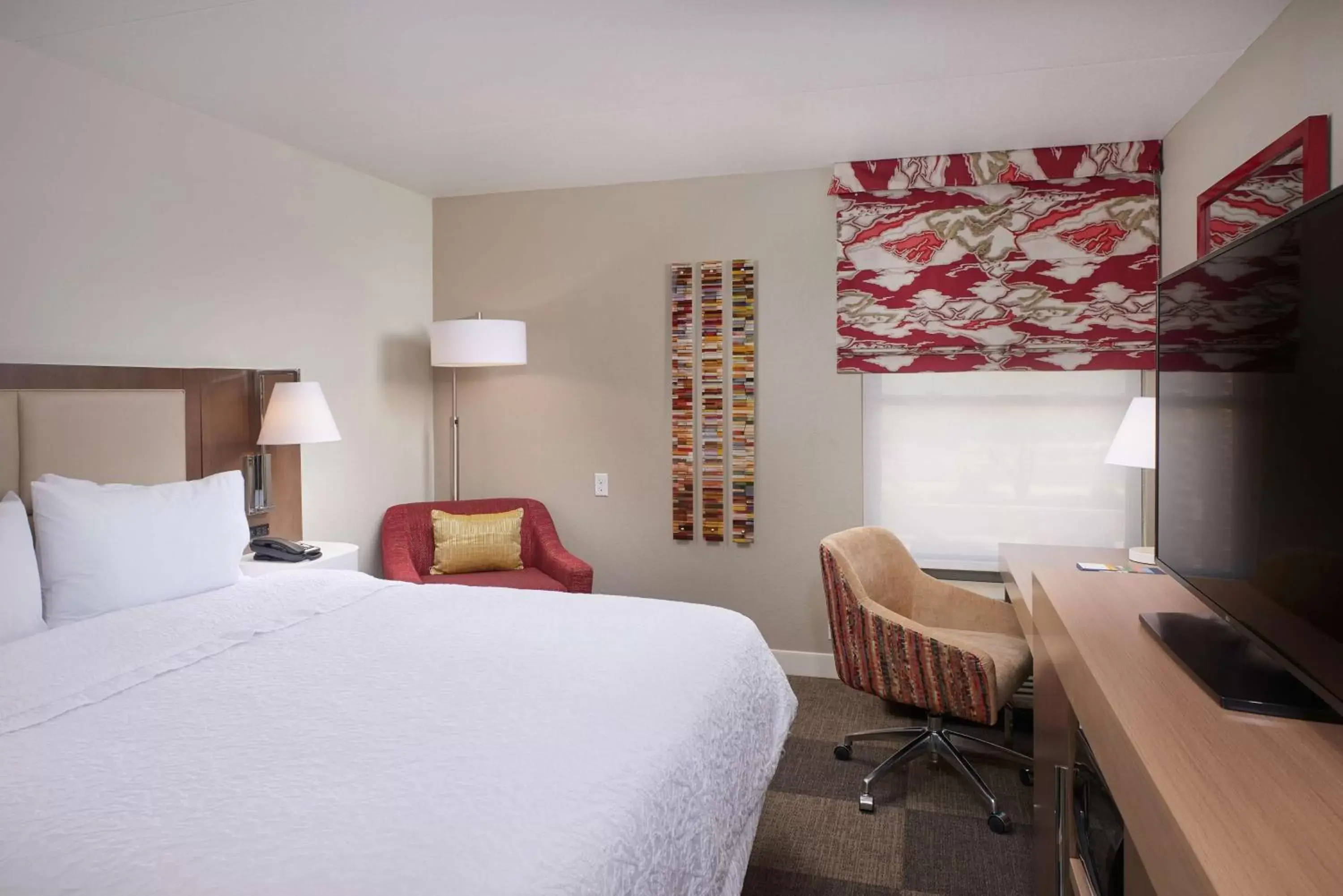 Bedroom, Bed in Hampton Inn & Suites Scottsdale On Shea Blvd