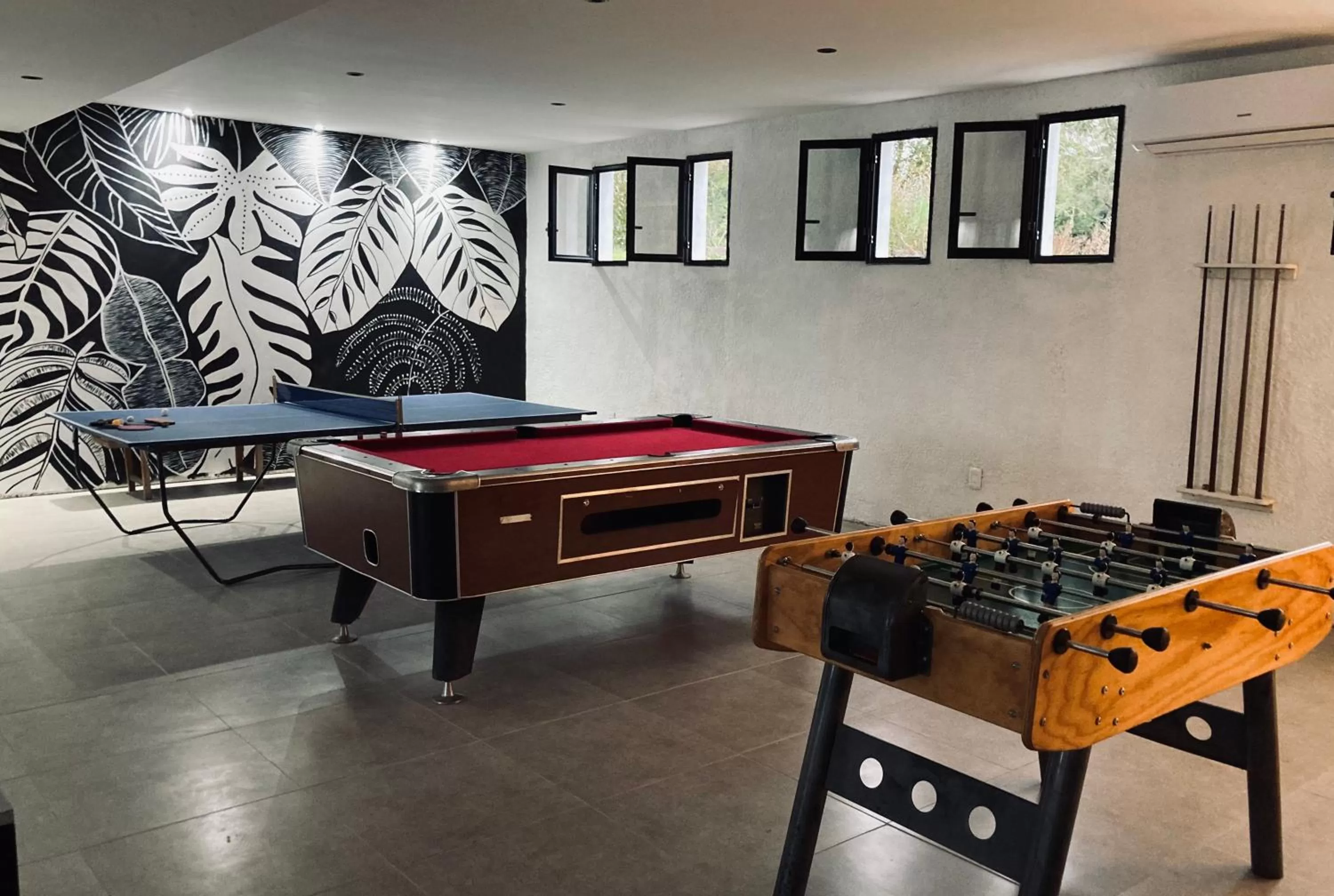 Game Room, Billiards in Campo Abierto