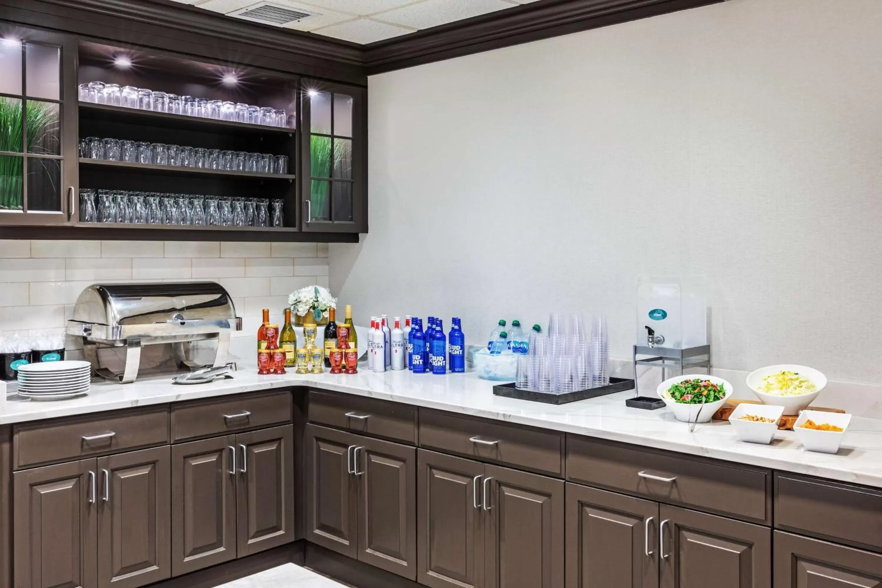 Breakfast, Kitchen/Kitchenette in Homewood Suites by Hilton Shreveport