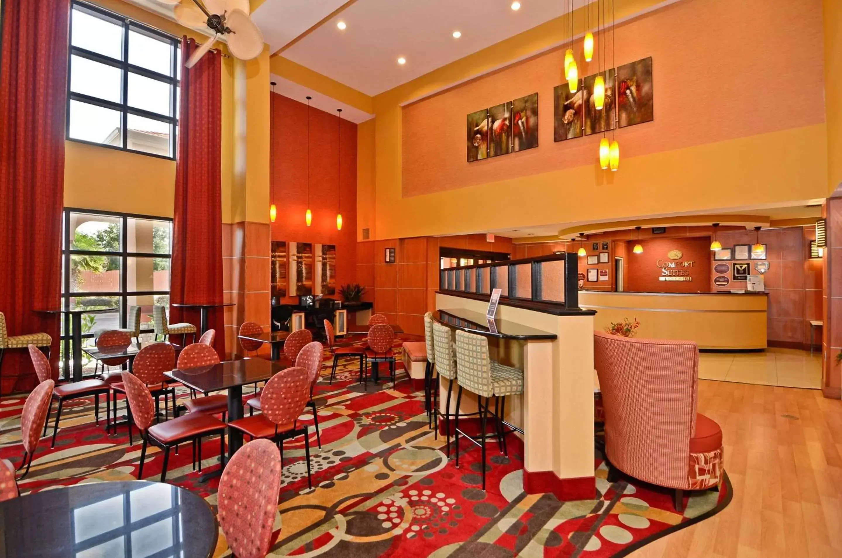 Lobby or reception, Restaurant/Places to Eat in Comfort Suites Panama City near Tyndall AFB