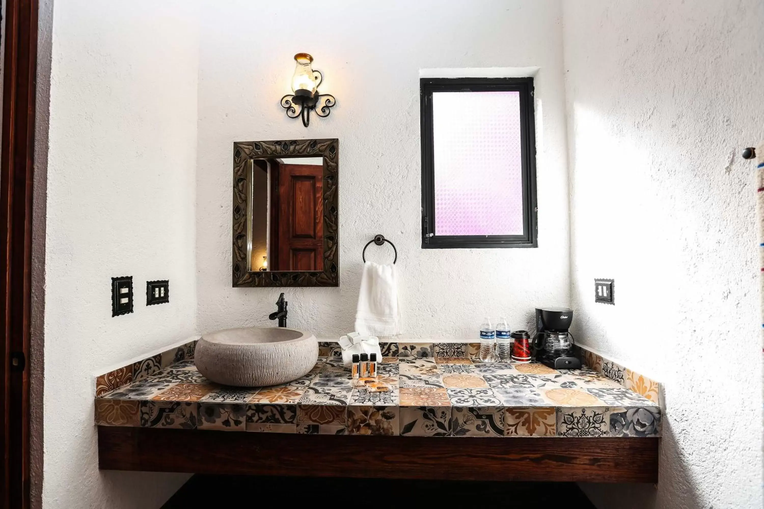 Bathroom in El mesón del Quijote