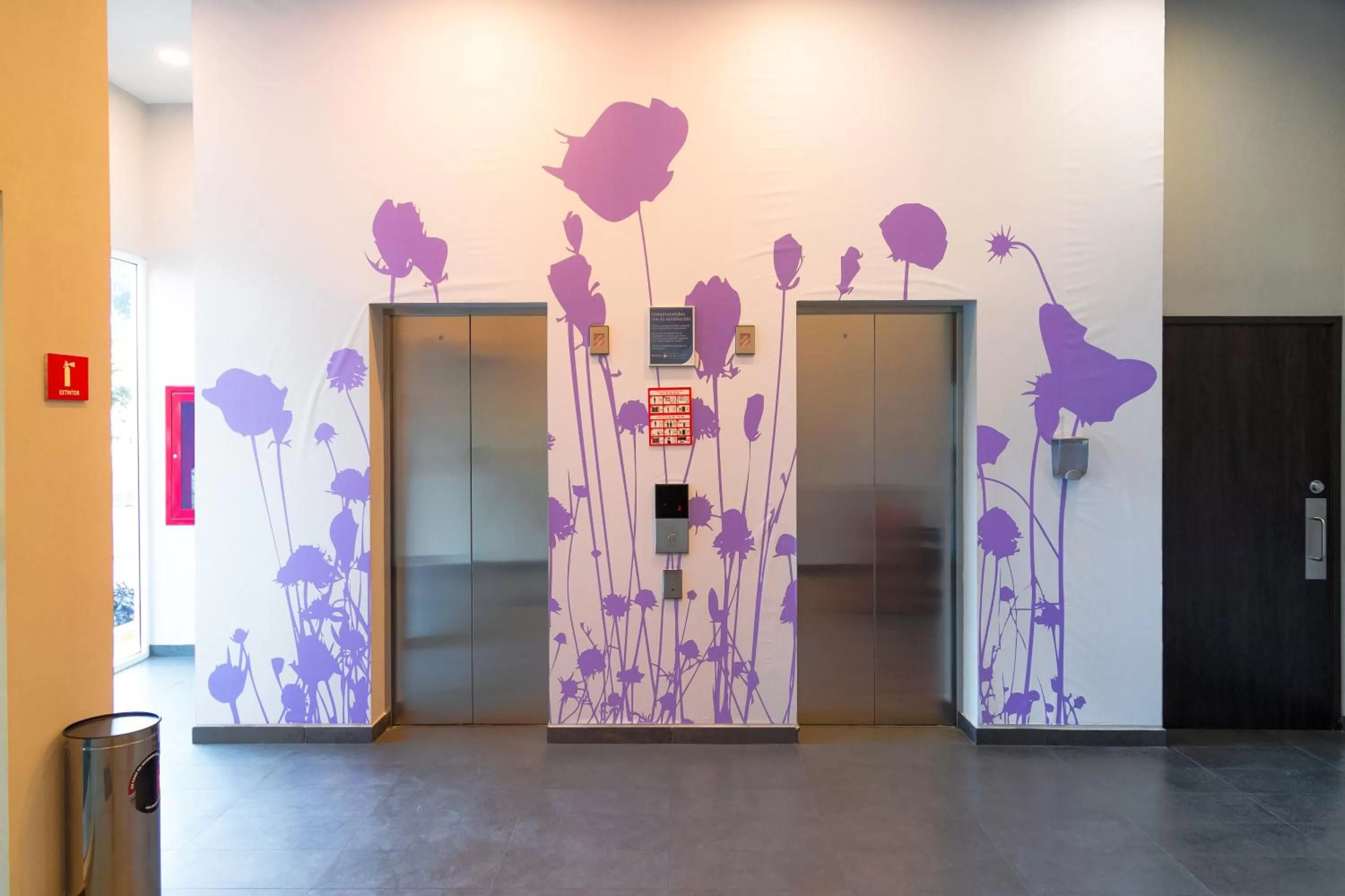 Lobby or reception in Sleep Inn Guadalajara Galerias