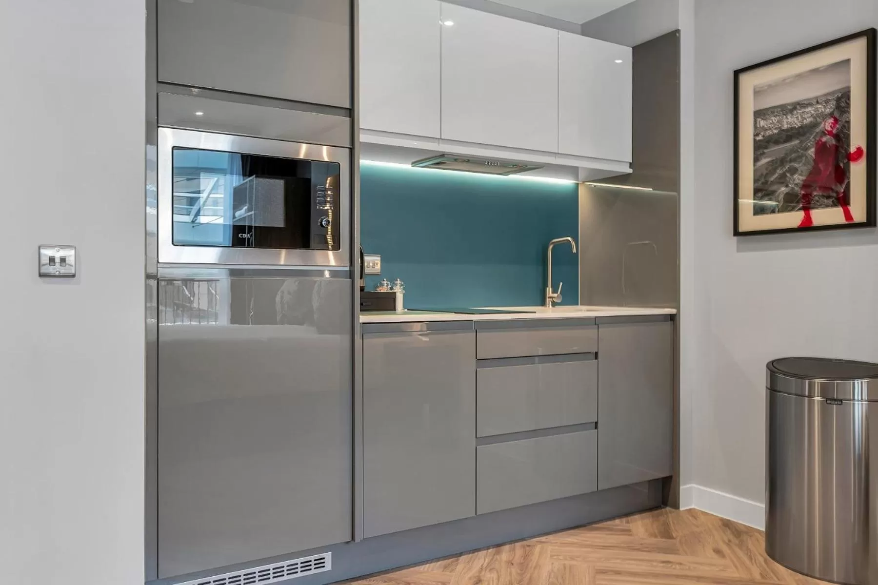 Kitchen or kitchenette in Roomzzz Edinburgh