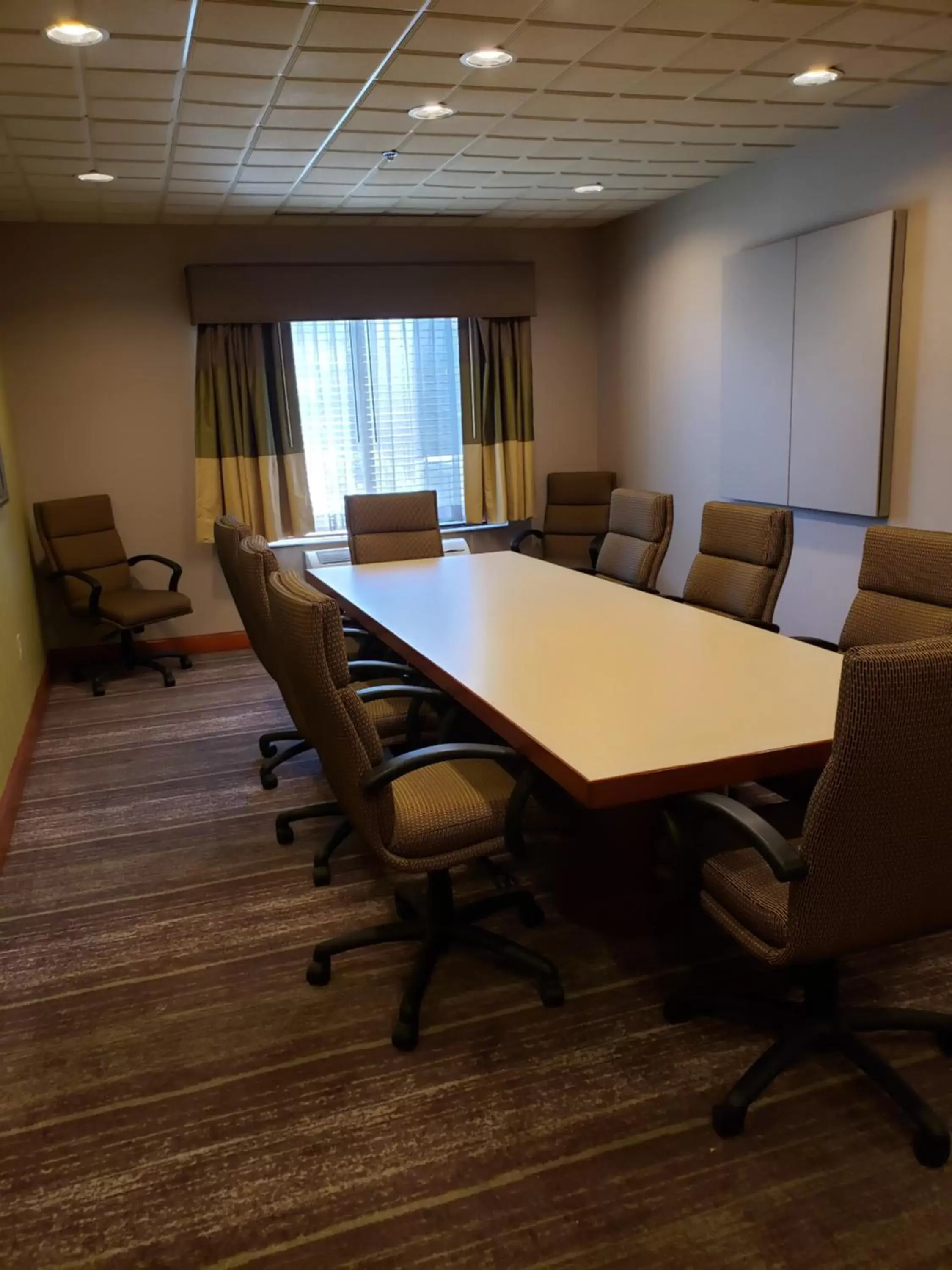 Meeting/conference room in Wingate by Wyndham Coon Rapids